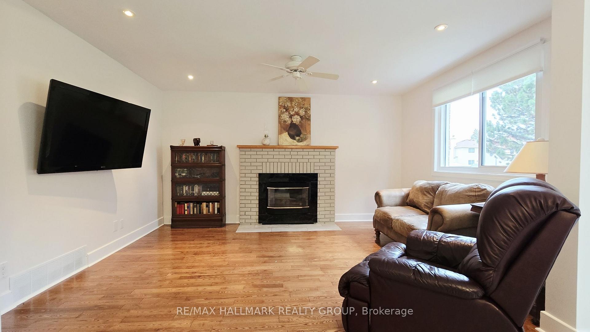Photo 12 of 40 Huntsman Crescent, Ottawa, Kanata - Bridlewood — HOMEH