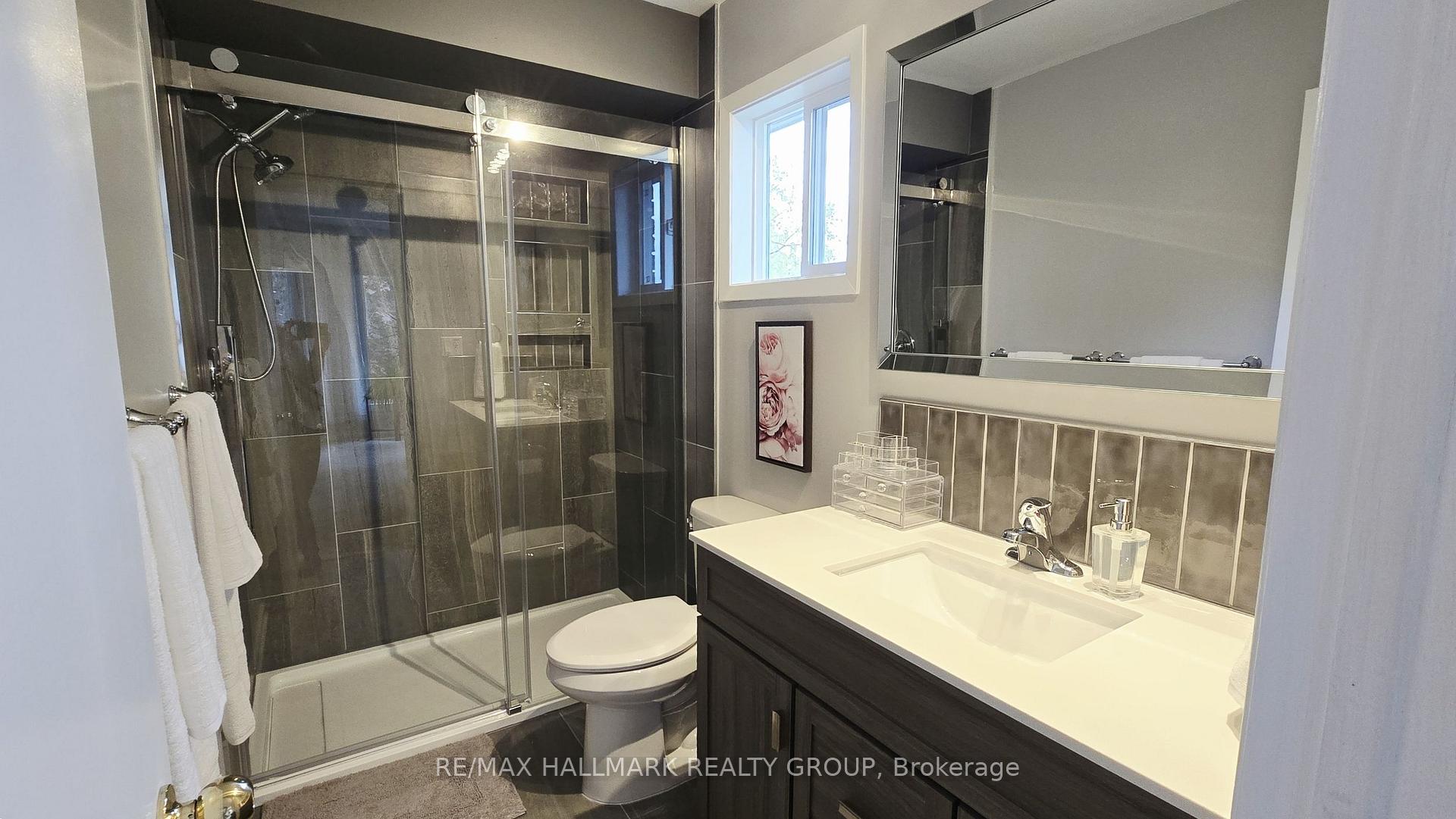 Photo 19 of 40 Huntsman Crescent, Ottawa, Kanata - Bridlewood — HOMEH