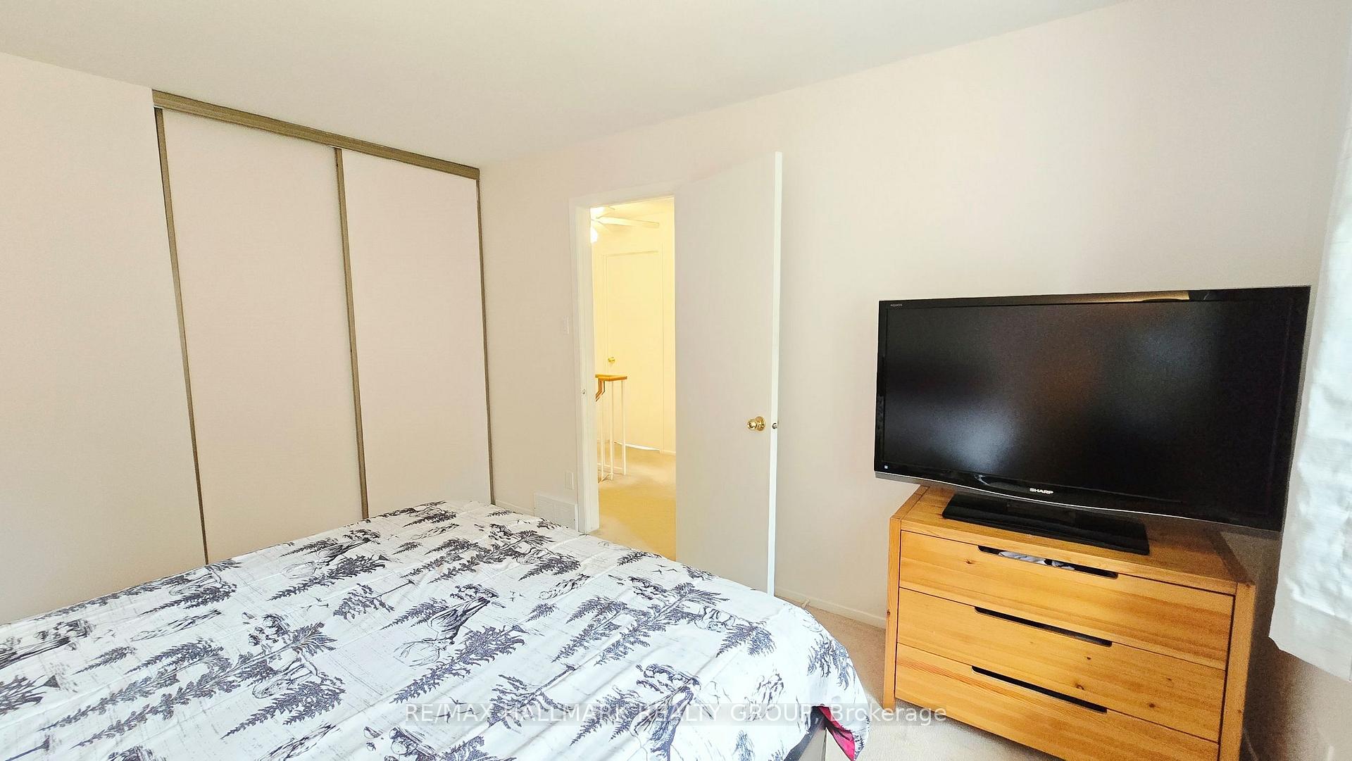 Photo 21 of 40 Huntsman Crescent, Ottawa, Kanata - Bridlewood — HOMEH