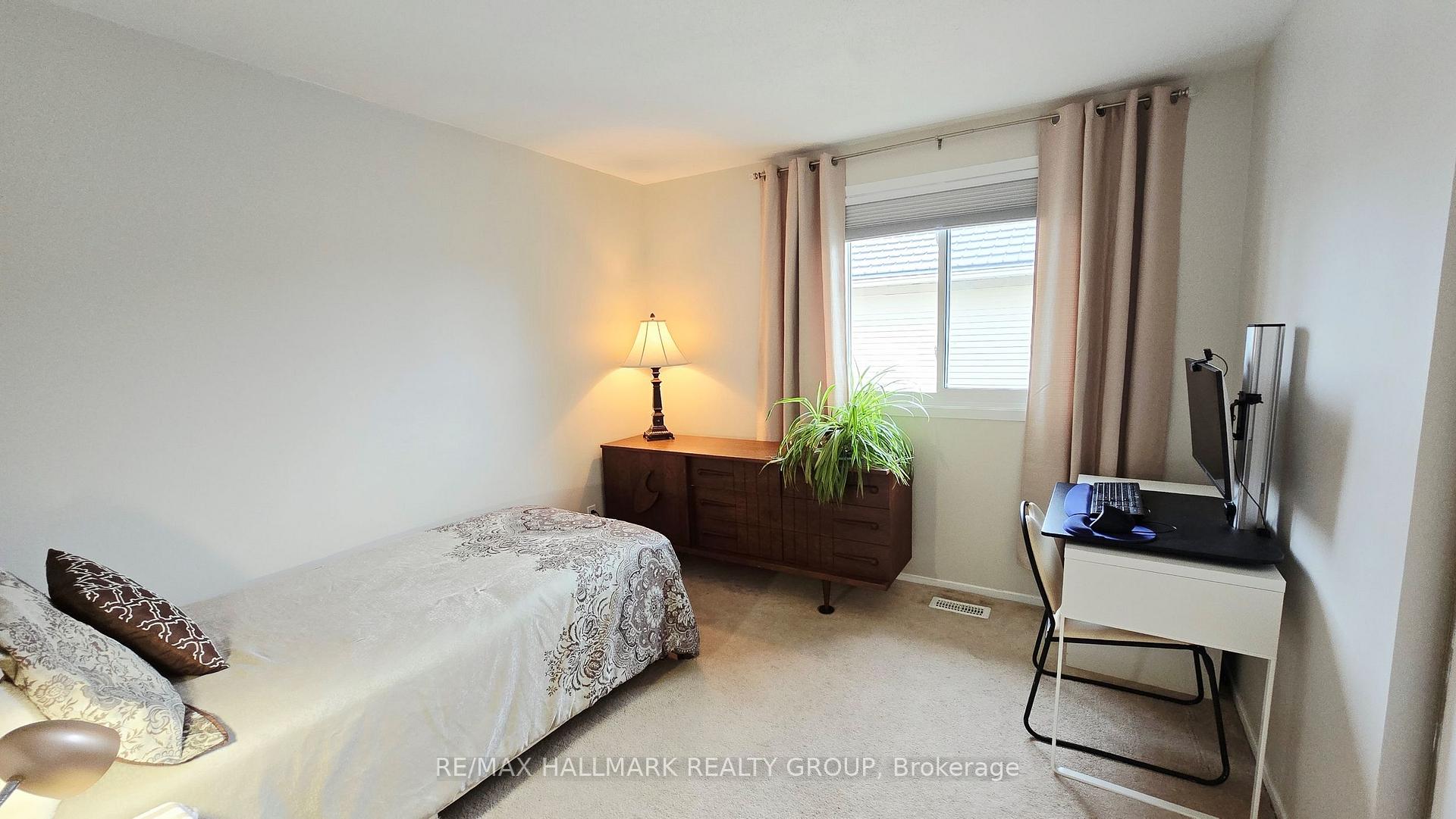Photo 22 of 40 Huntsman Crescent, Ottawa, Kanata - Bridlewood — HOMEH