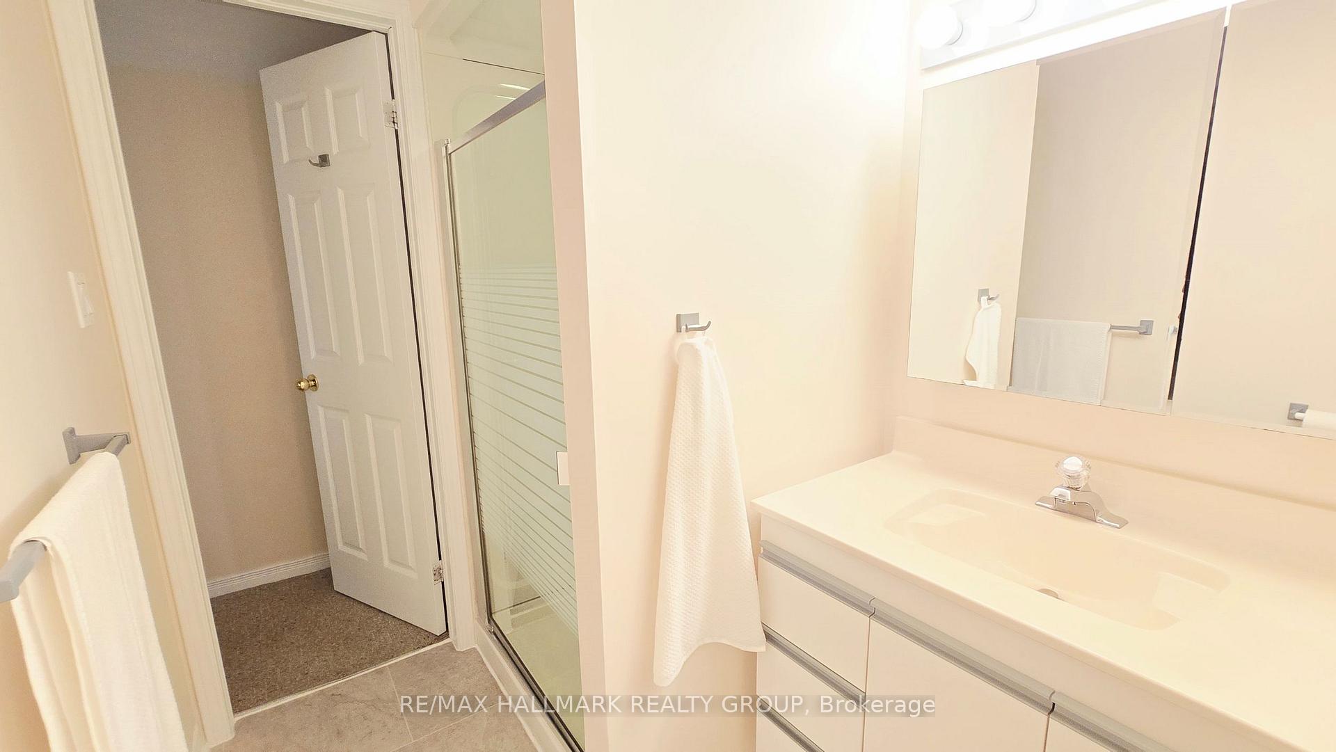 Photo 35 of 40 Huntsman Crescent, Ottawa, Kanata - Bridlewood — HOMEH