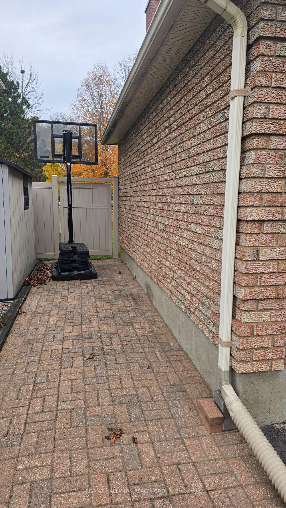 Photo 37 of 40 Huntsman Crescent, Ottawa, Kanata - Bridlewood — HOMEH