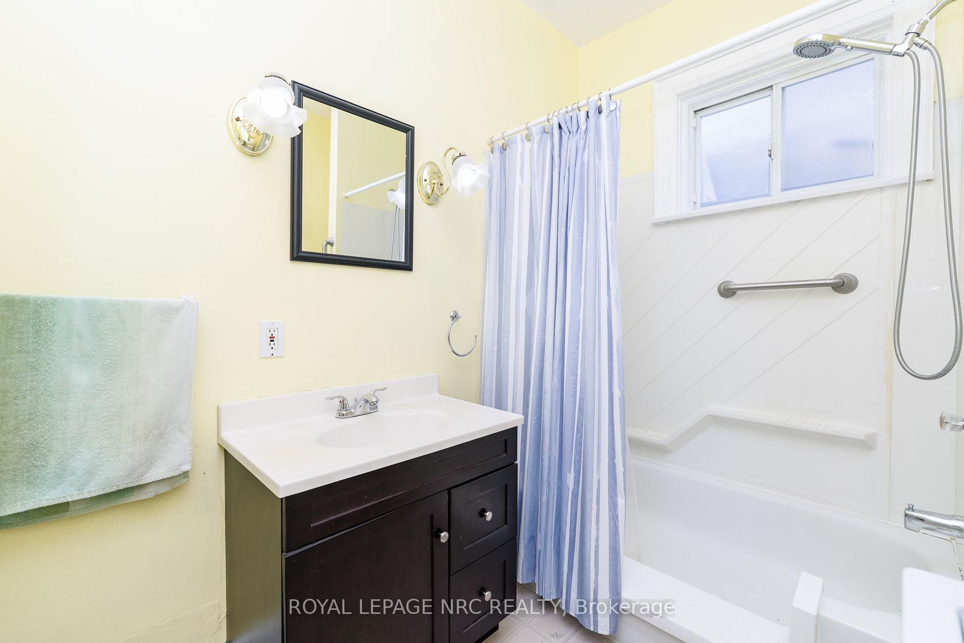 Photo 10 of 56 Beech Street, St. Catharines, Downtown — HOMEH