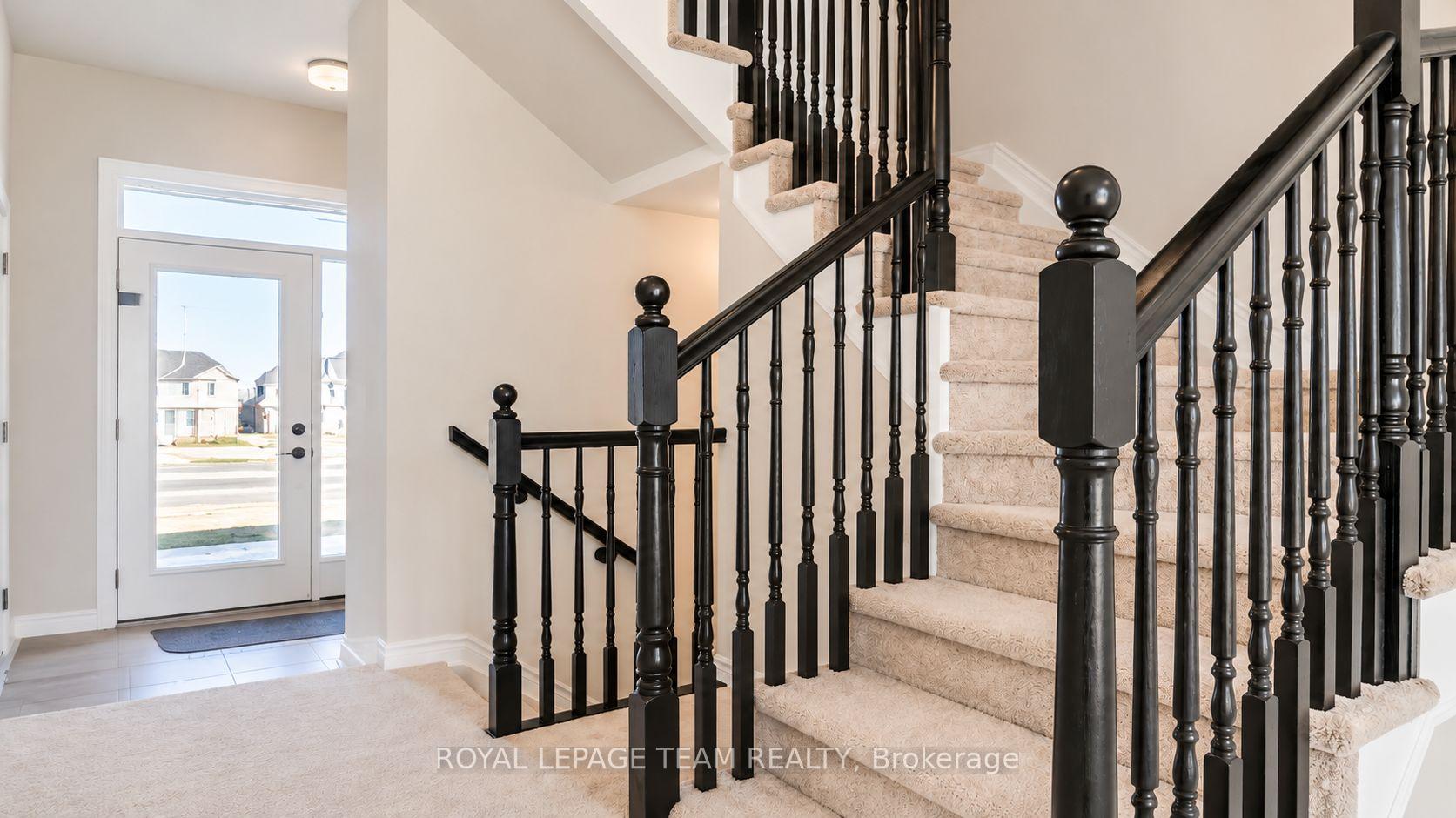 Photo 3 of 268 Atima Circle, Ottawa, Barrhaven - Half Moon Bay — HOMEH
