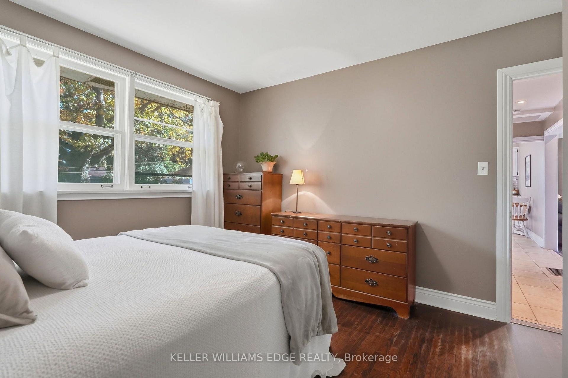 Photo 21 of 660 Wickens Avenue, Burlington, LaSalle — HOMEH