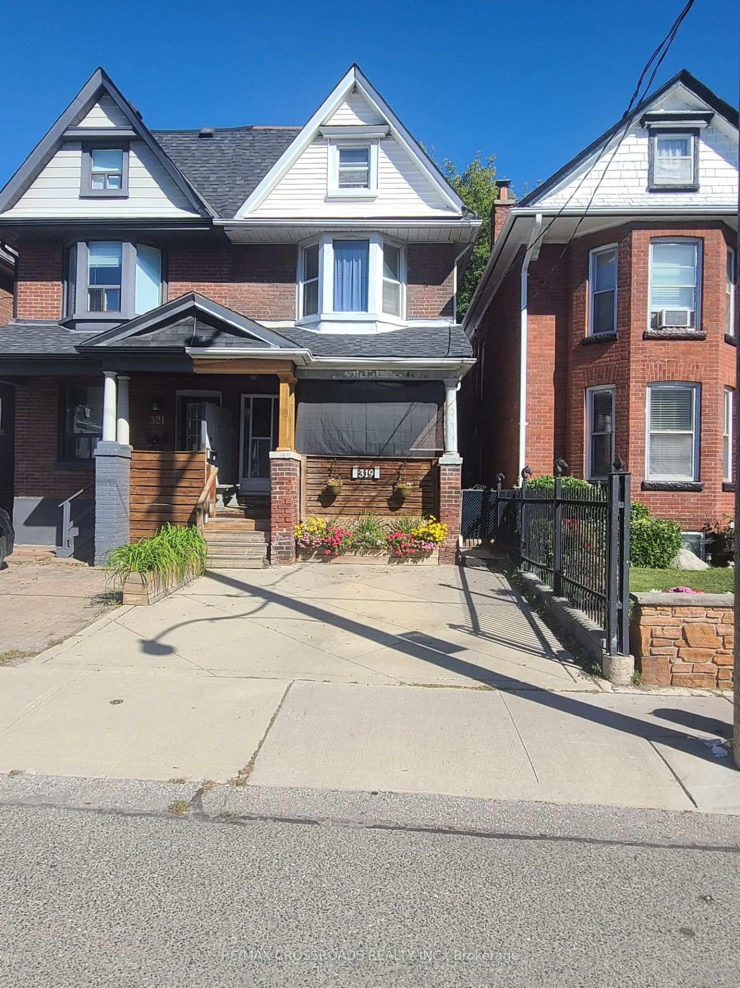 Photo of 319 Woodbine Avenue