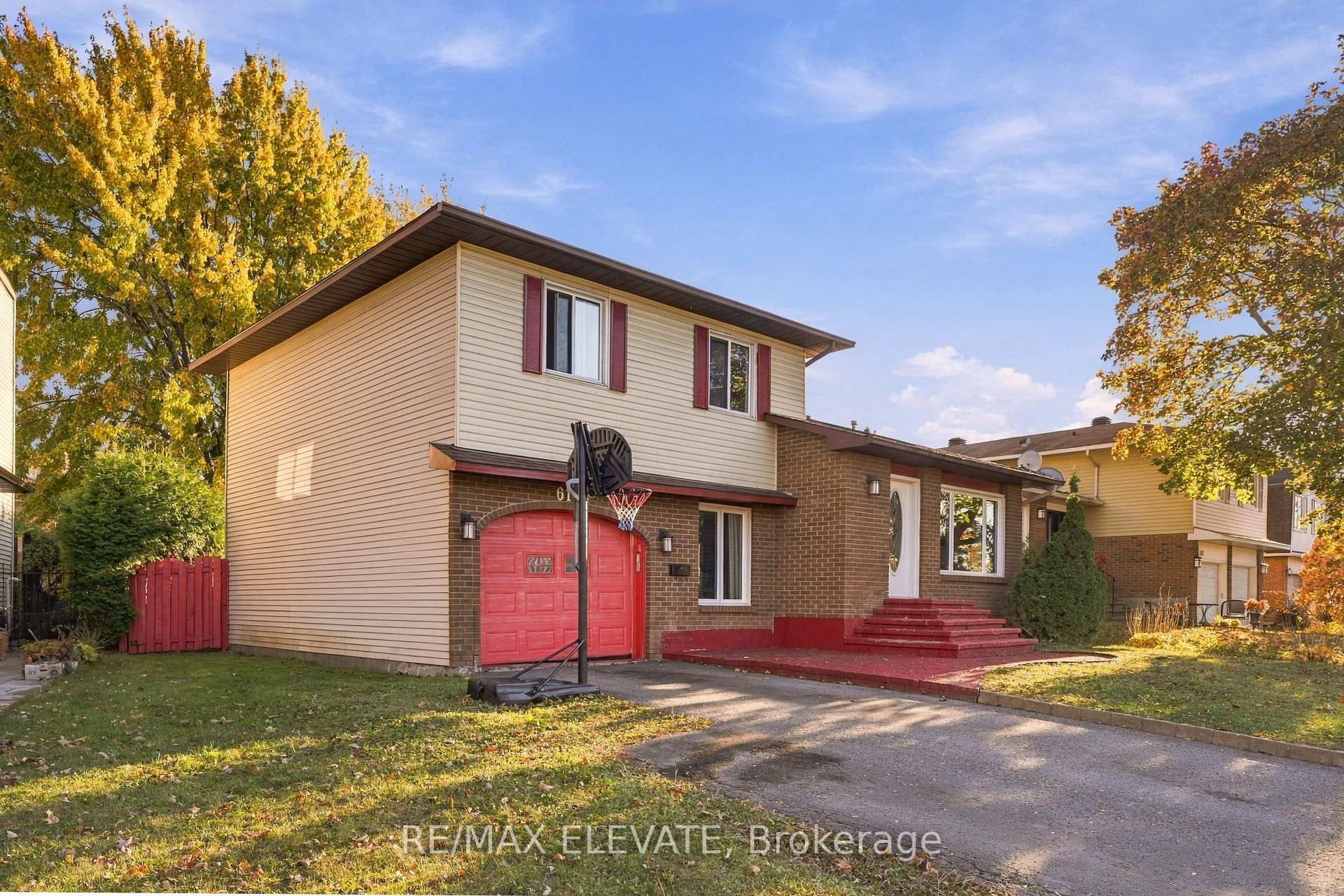 Photo 3 of 6104 Vineyard Drive, Ottawa, Convent Glen — HOMEH