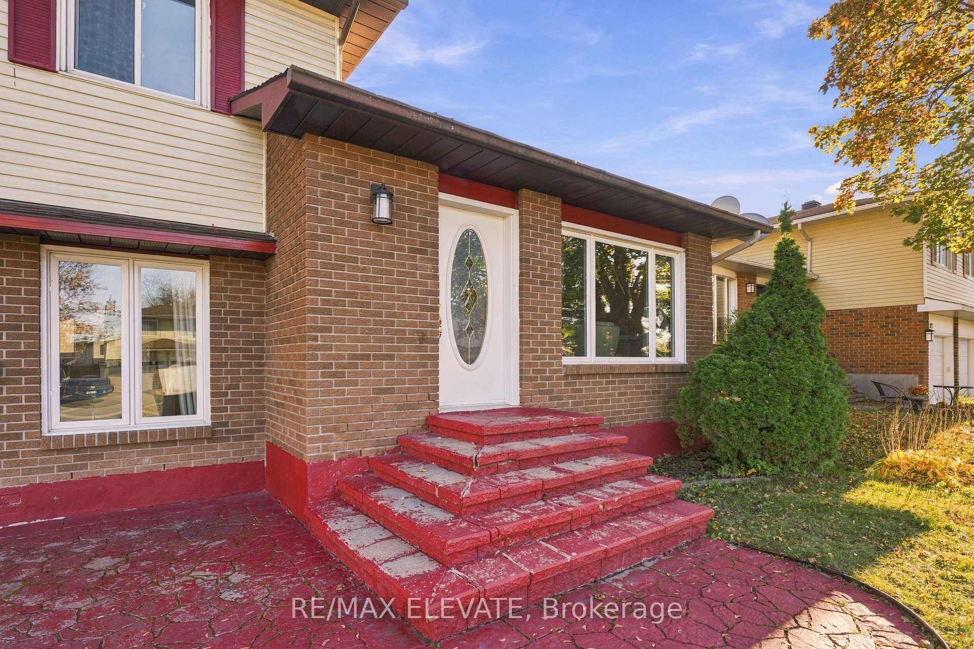 Photo 5 of 6104 Vineyard Drive, Ottawa, Convent Glen — HOMEH