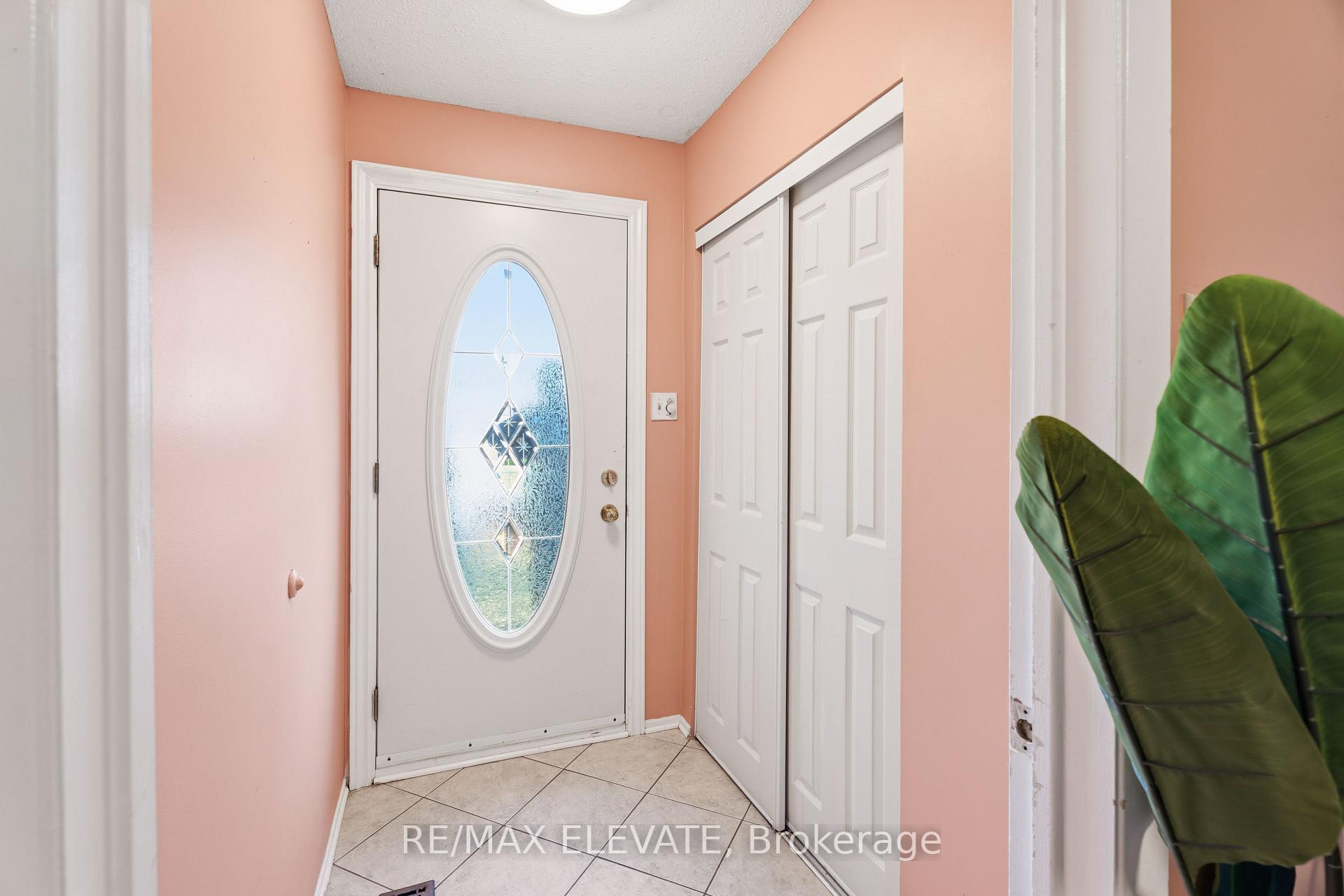 Photo 6 of 6104 Vineyard Drive, Ottawa, Convent Glen — HOMEH