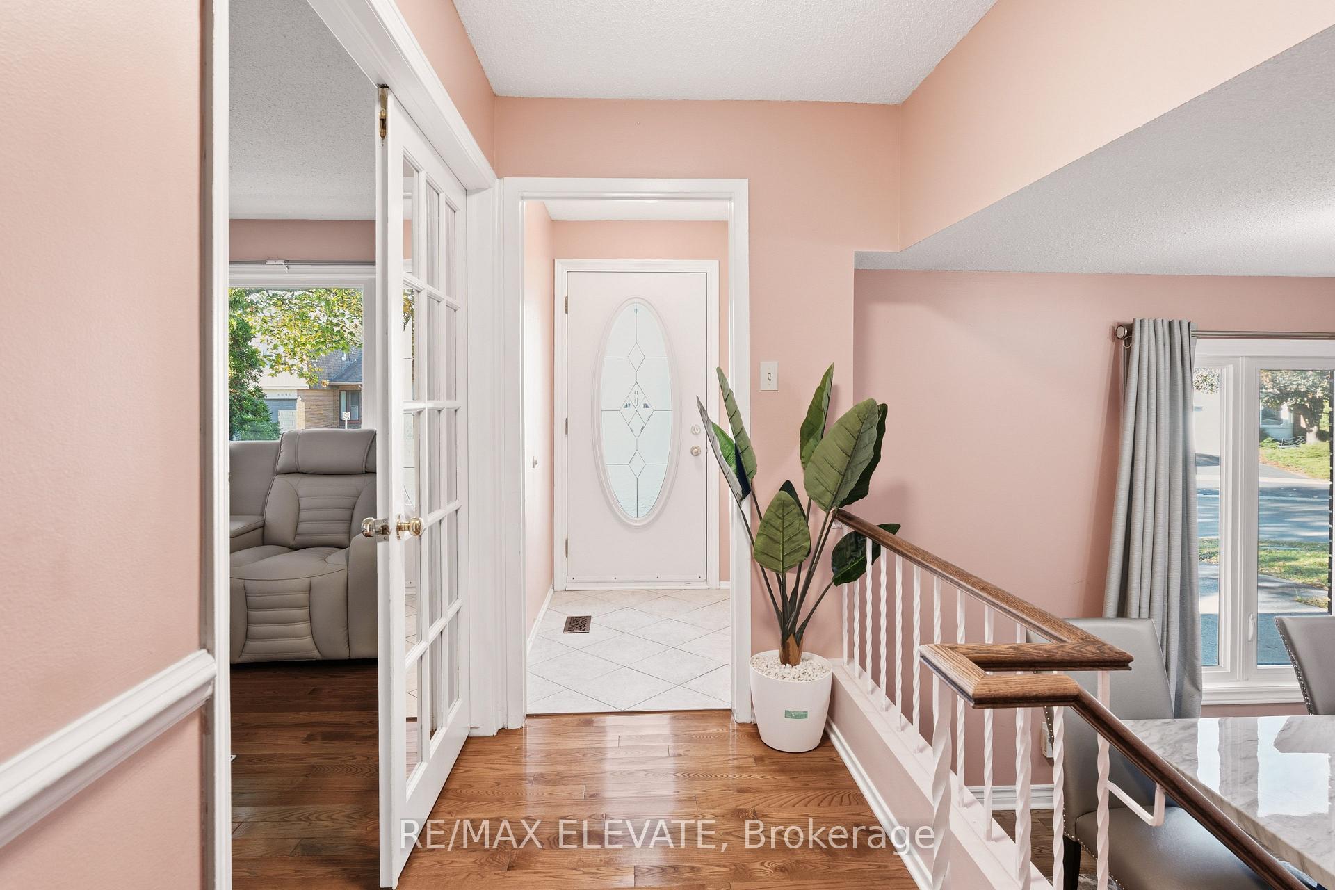 Photo 7 of 6104 Vineyard Drive, Ottawa, Convent Glen — HOMEH