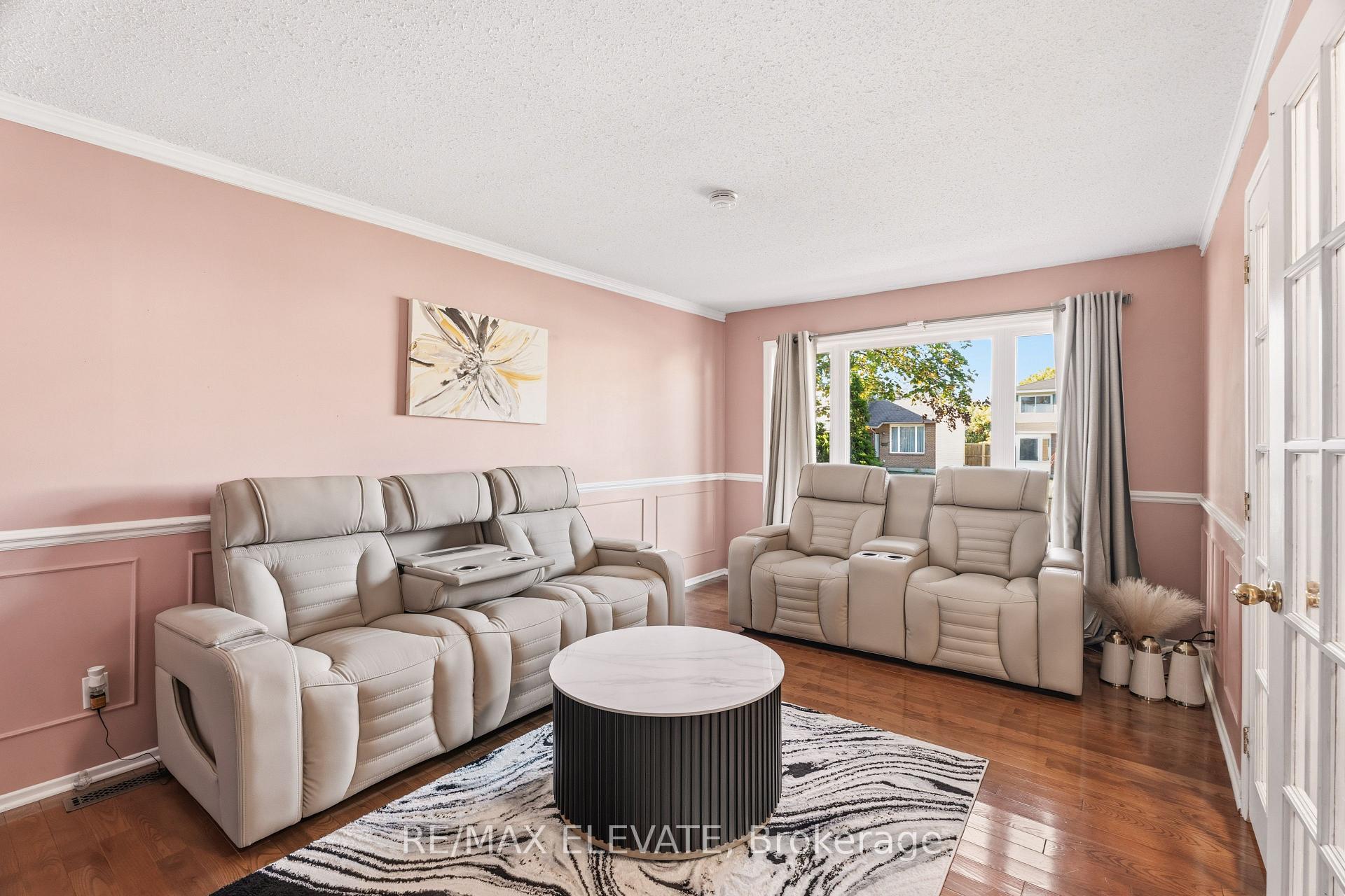 Photo 8 of 6104 Vineyard Drive, Ottawa, Convent Glen — HOMEH