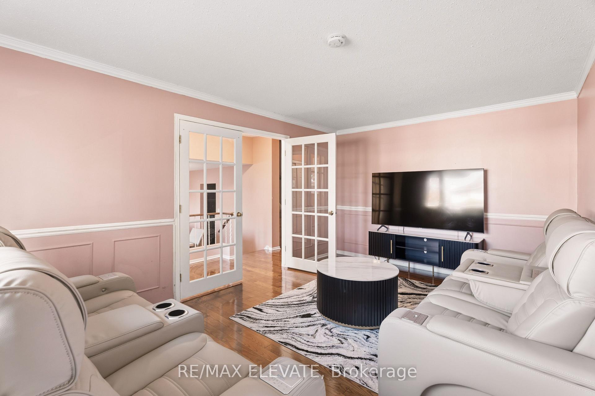 Photo 10 of 6104 Vineyard Drive, Ottawa, Convent Glen — HOMEH