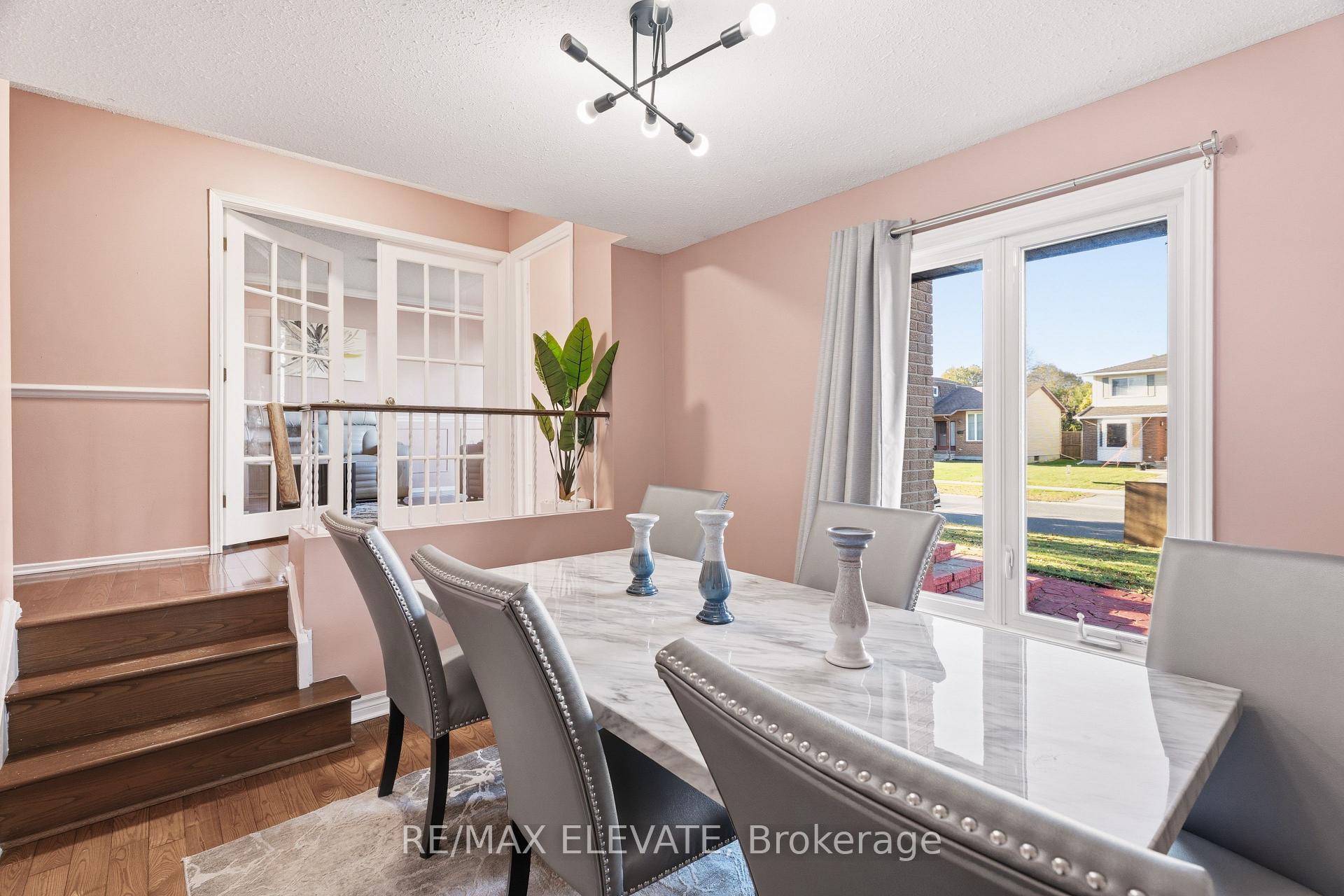 Photo 13 of 6104 Vineyard Drive, Ottawa, Convent Glen — HOMEH