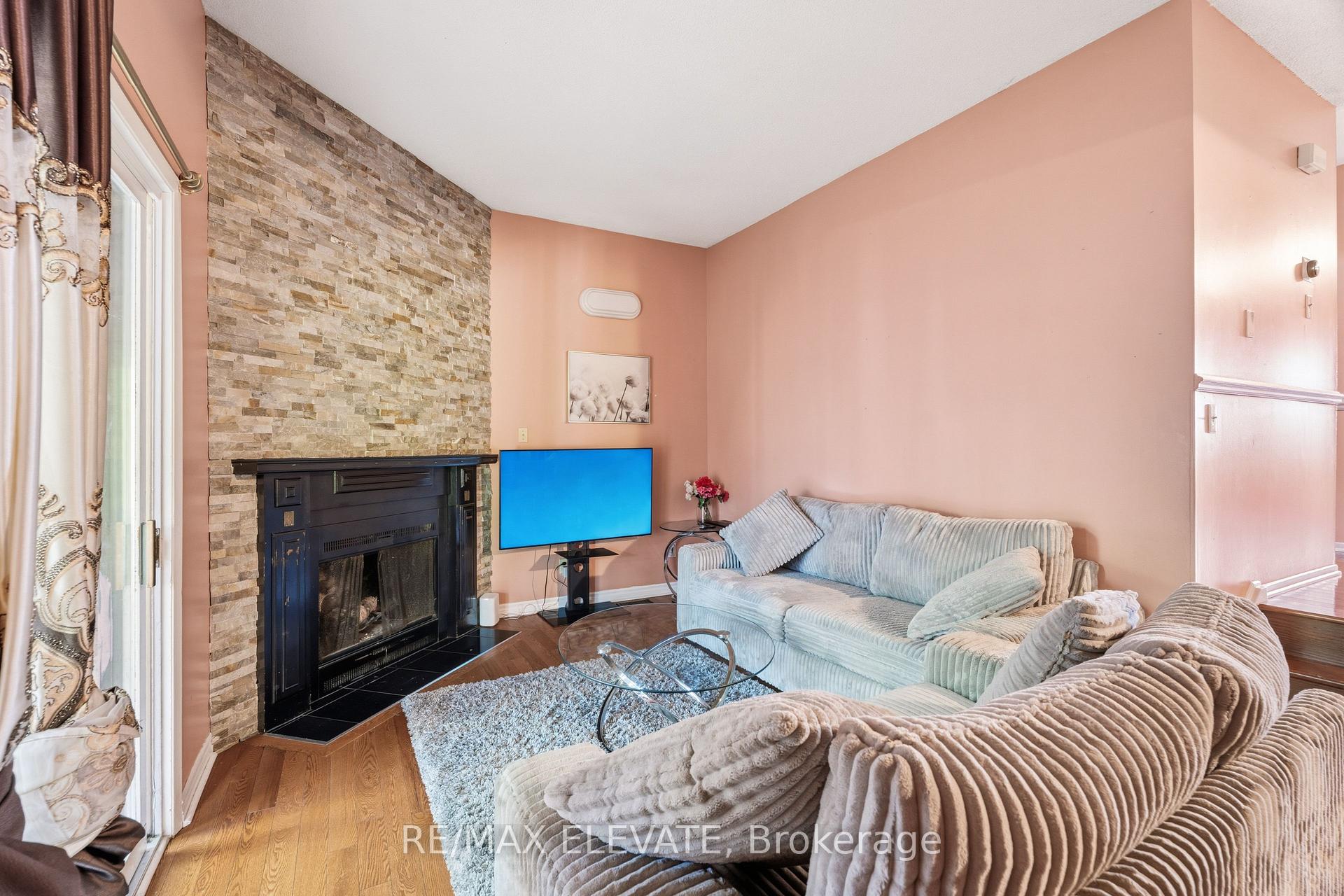 Photo 15 of 6104 Vineyard Drive, Ottawa, Convent Glen — HOMEH