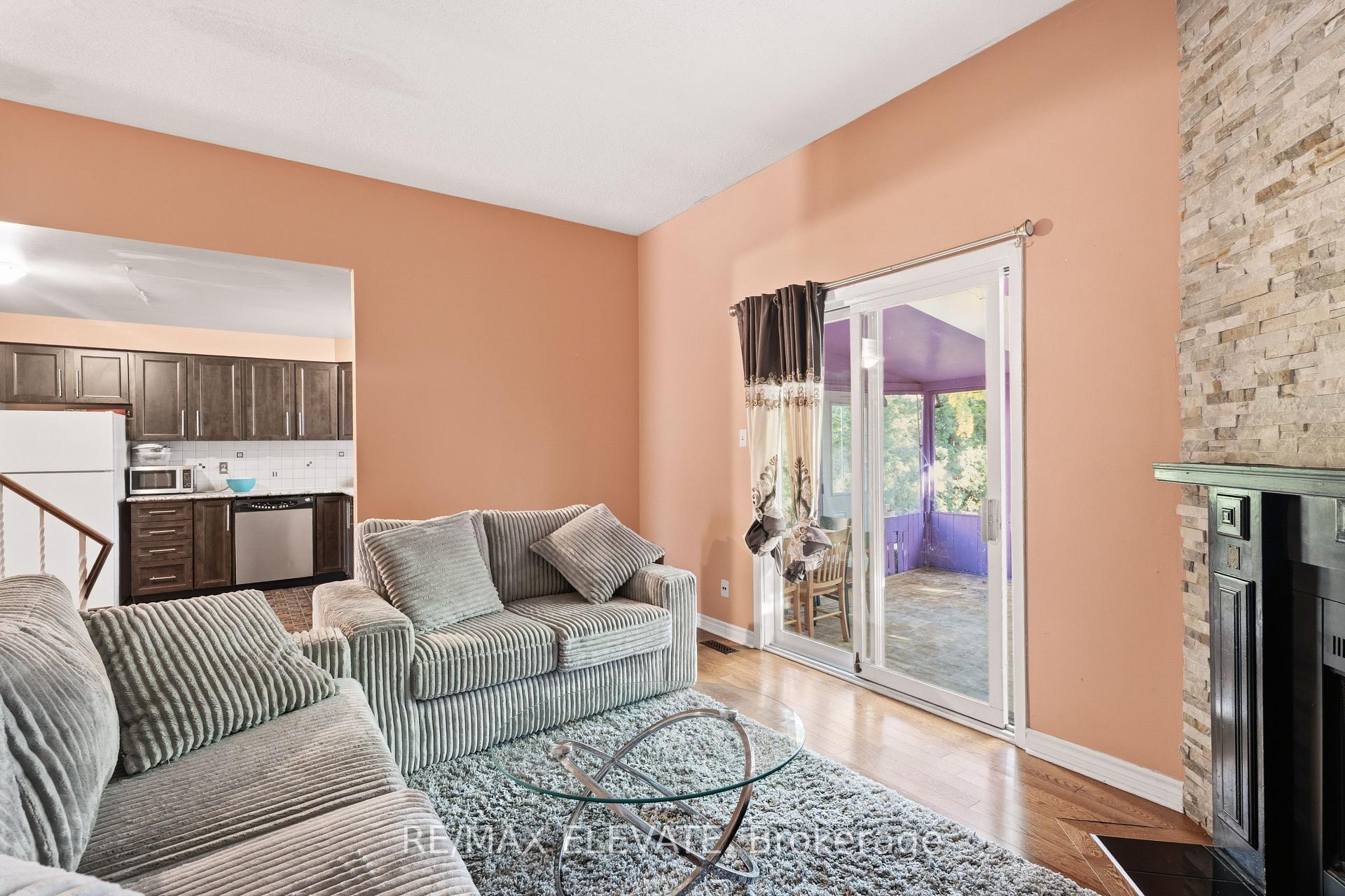 Photo 16 of 6104 Vineyard Drive, Ottawa, Convent Glen — HOMEH