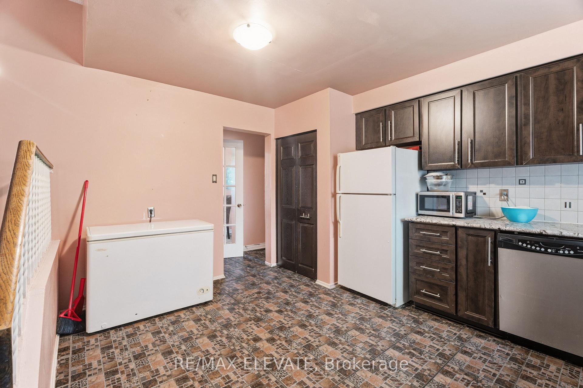Photo 19 of 6104 Vineyard Drive, Ottawa, Convent Glen — HOMEH