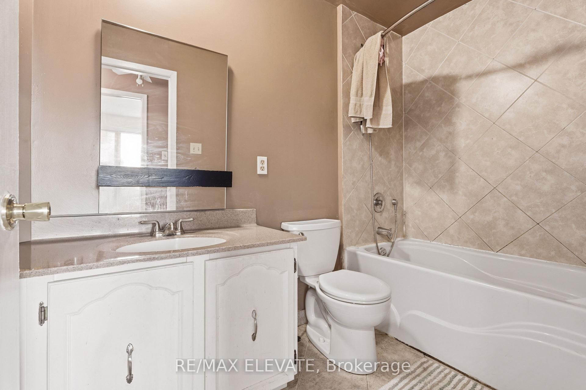 Photo 32 of 6104 Vineyard Drive, Ottawa, Convent Glen — HOMEH