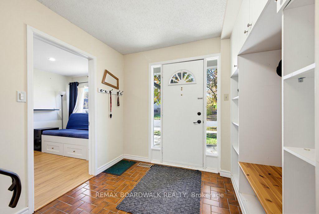 Photo 4 of 29 Southpark Drive, Ottawa, Blackburn Hamlet — HOMEH