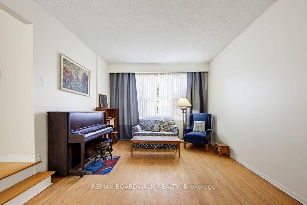 Photo 8 of 29 Southpark Drive, Ottawa, Blackburn Hamlet — HOMEH