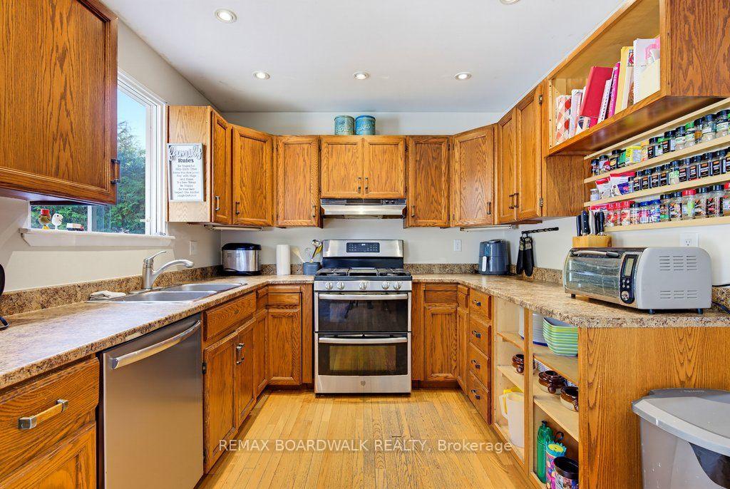 Photo 11 of 29 Southpark Drive, Ottawa, Blackburn Hamlet — HOMEH