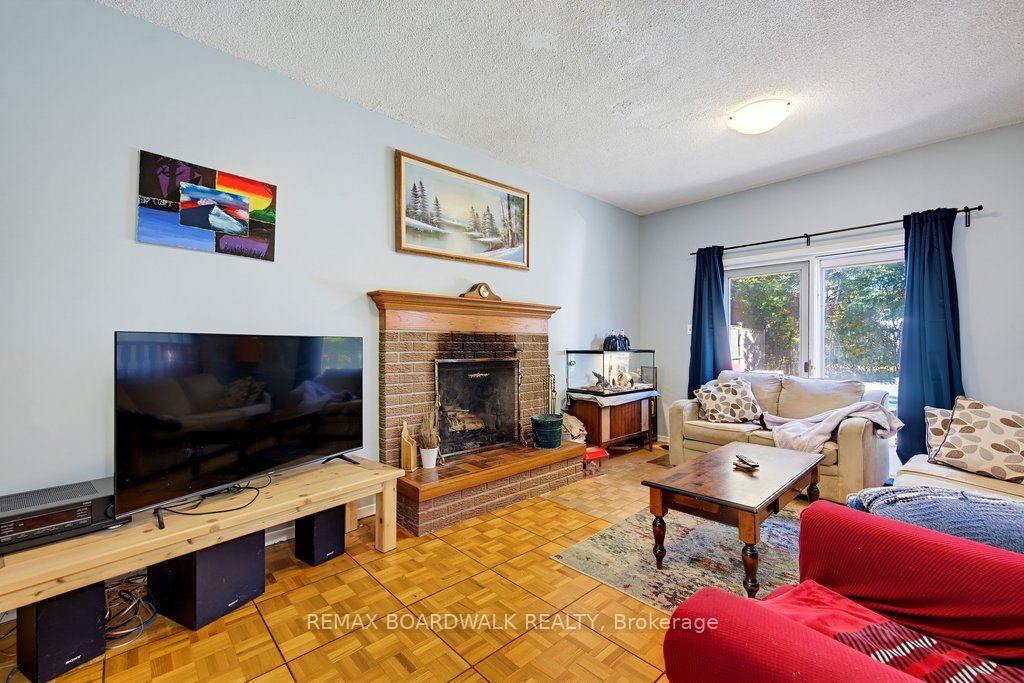 Photo 13 of 29 Southpark Drive, Ottawa, Blackburn Hamlet — HOMEH