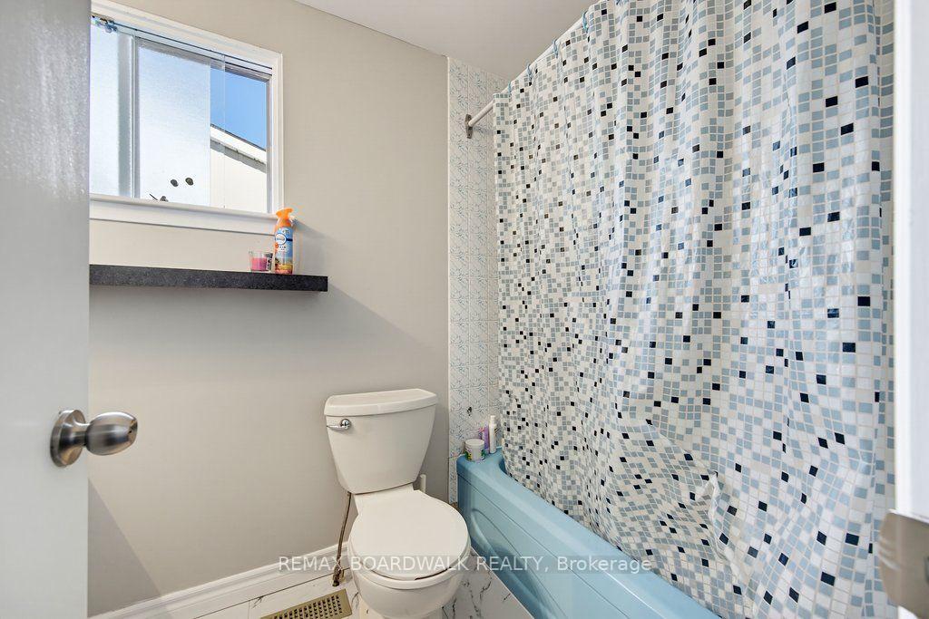 Photo 23 of 29 Southpark Drive, Ottawa, Blackburn Hamlet — HOMEH