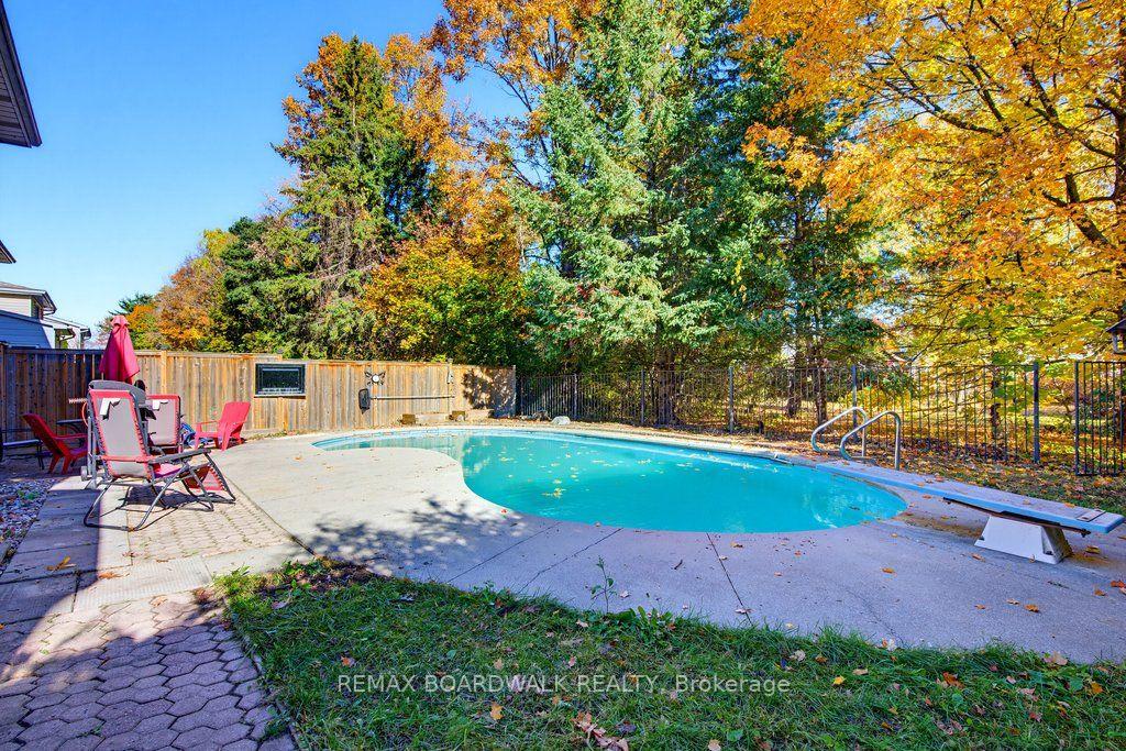 Photo 37 of 29 Southpark Drive, Ottawa, Blackburn Hamlet — HOMEH