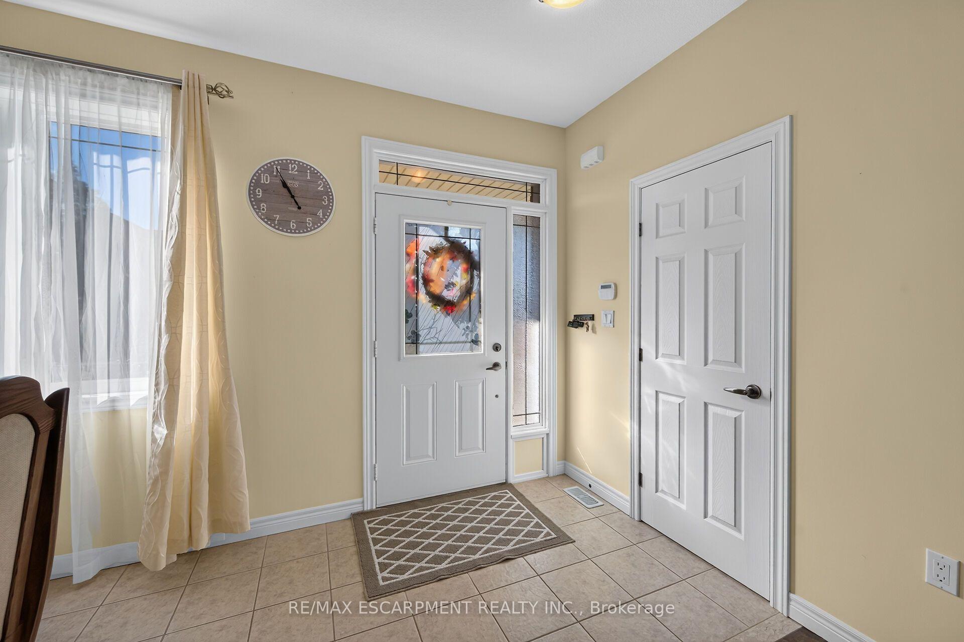 Photo 6 of 5 Hillgartner Lane, Hamilton, Binbrook — HOMEH