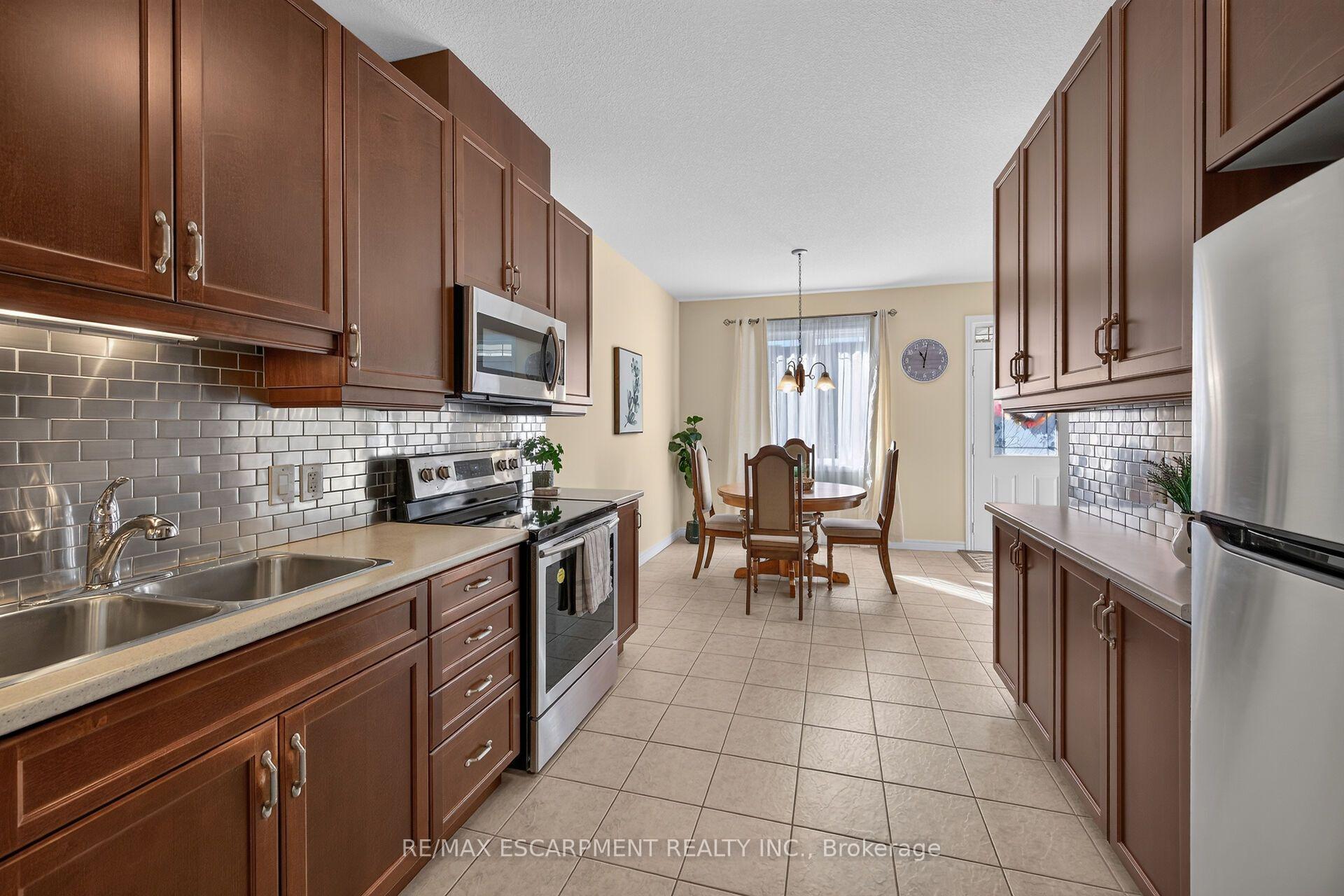 Photo 10 of 5 Hillgartner Lane, Hamilton, Binbrook — HOMEH
