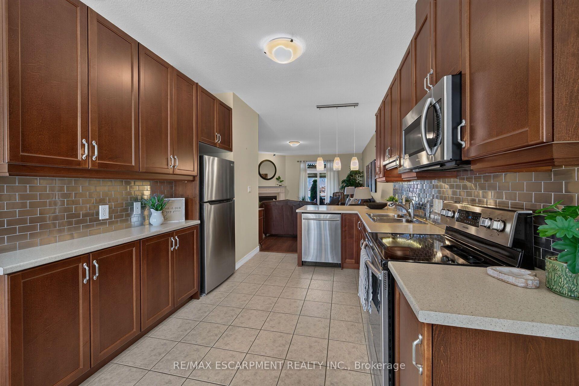 Photo 11 of 5 Hillgartner Lane, Hamilton, Binbrook — HOMEH
