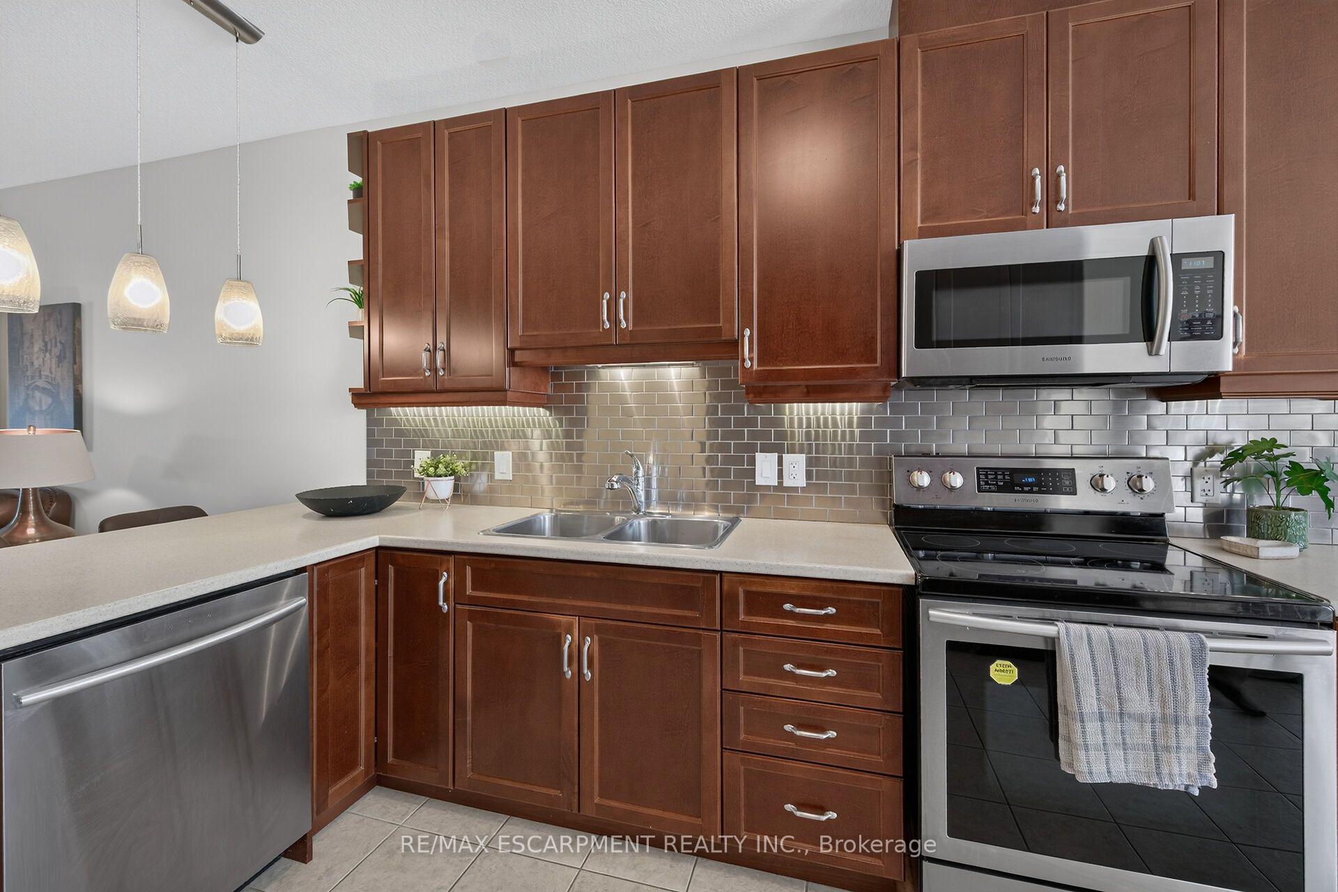 Photo 12 of 5 Hillgartner Lane, Hamilton, Binbrook — HOMEH