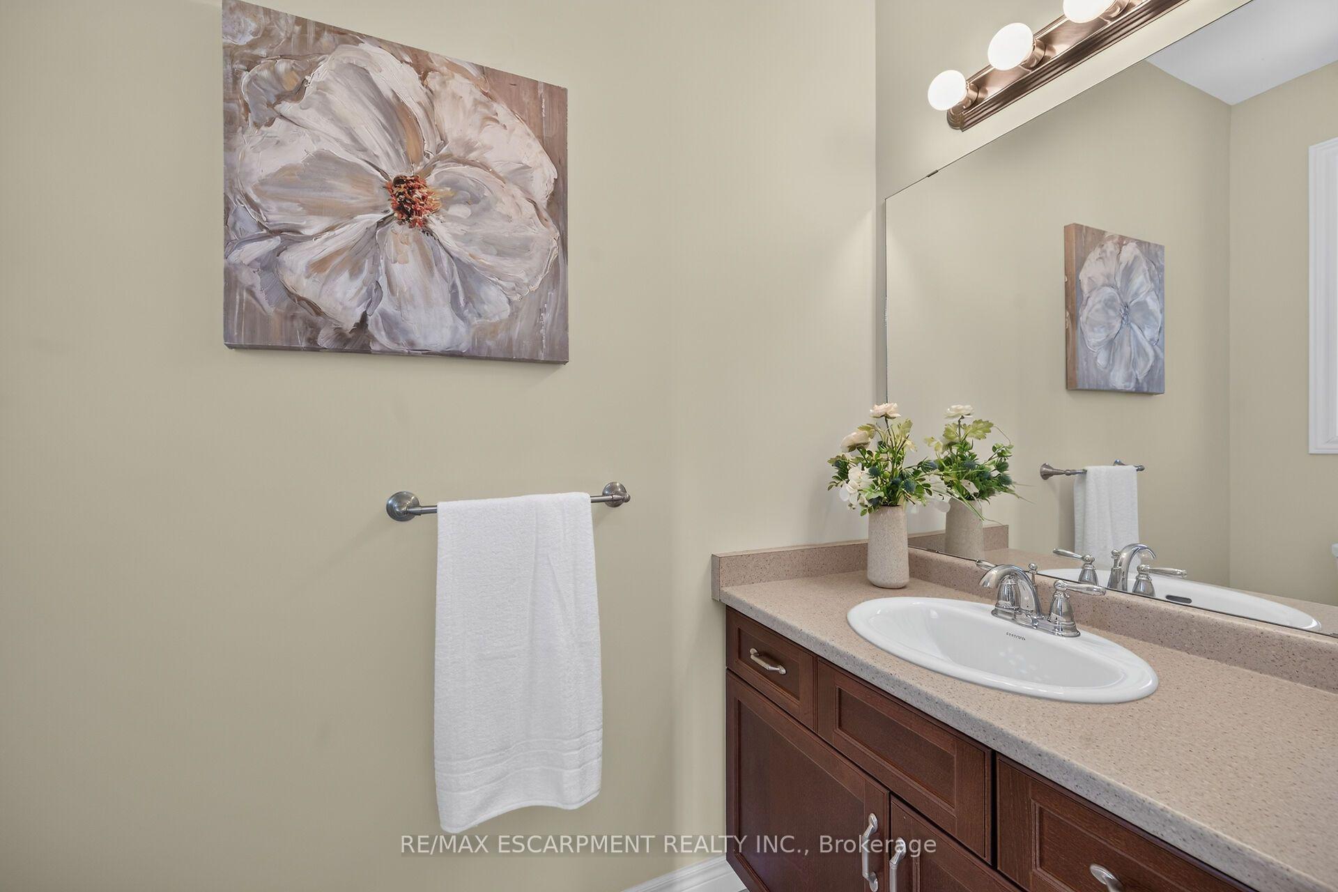 Photo 26 of 5 Hillgartner Lane, Hamilton, Binbrook — HOMEH