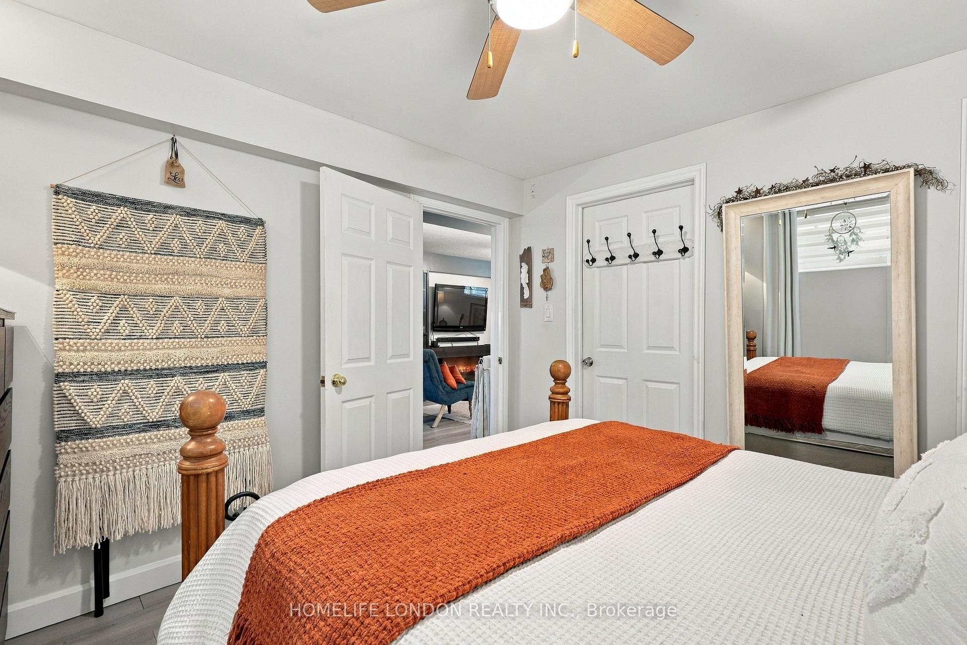 Photo 21 of 2195 Thornicroft Crescent E, London, South V — HOMEH