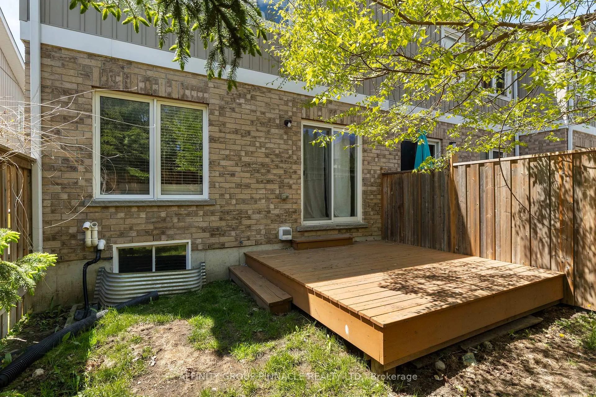 Photo 4 of Unit 32, 75 Prince William Way, Barrie, Innis-Shore — HOMEH