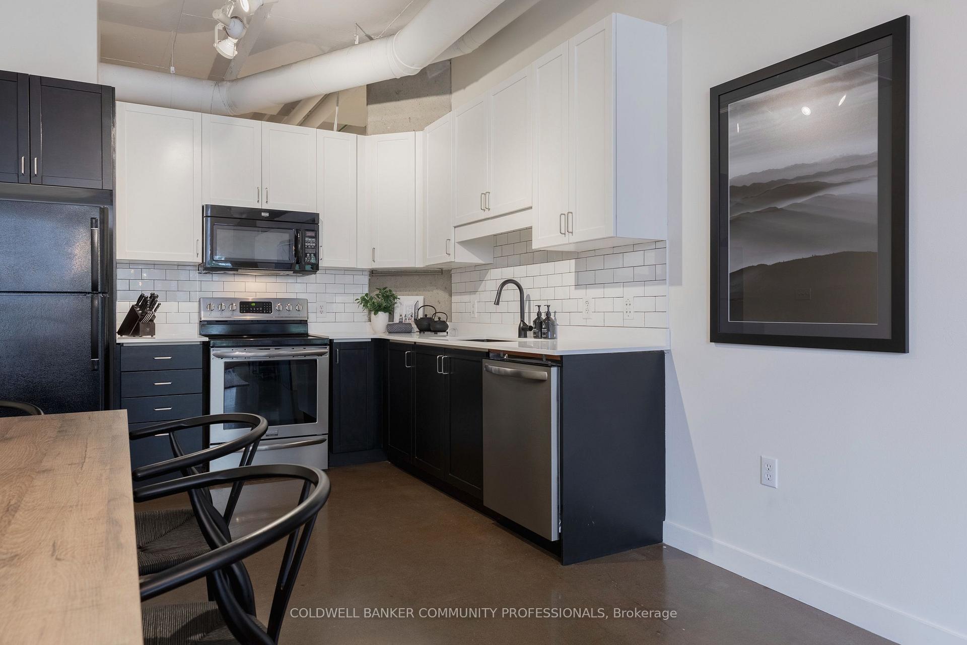 Photo 7 of Unit 410, 66 Bay Street S, Hamilton, Durand — HOMEH
