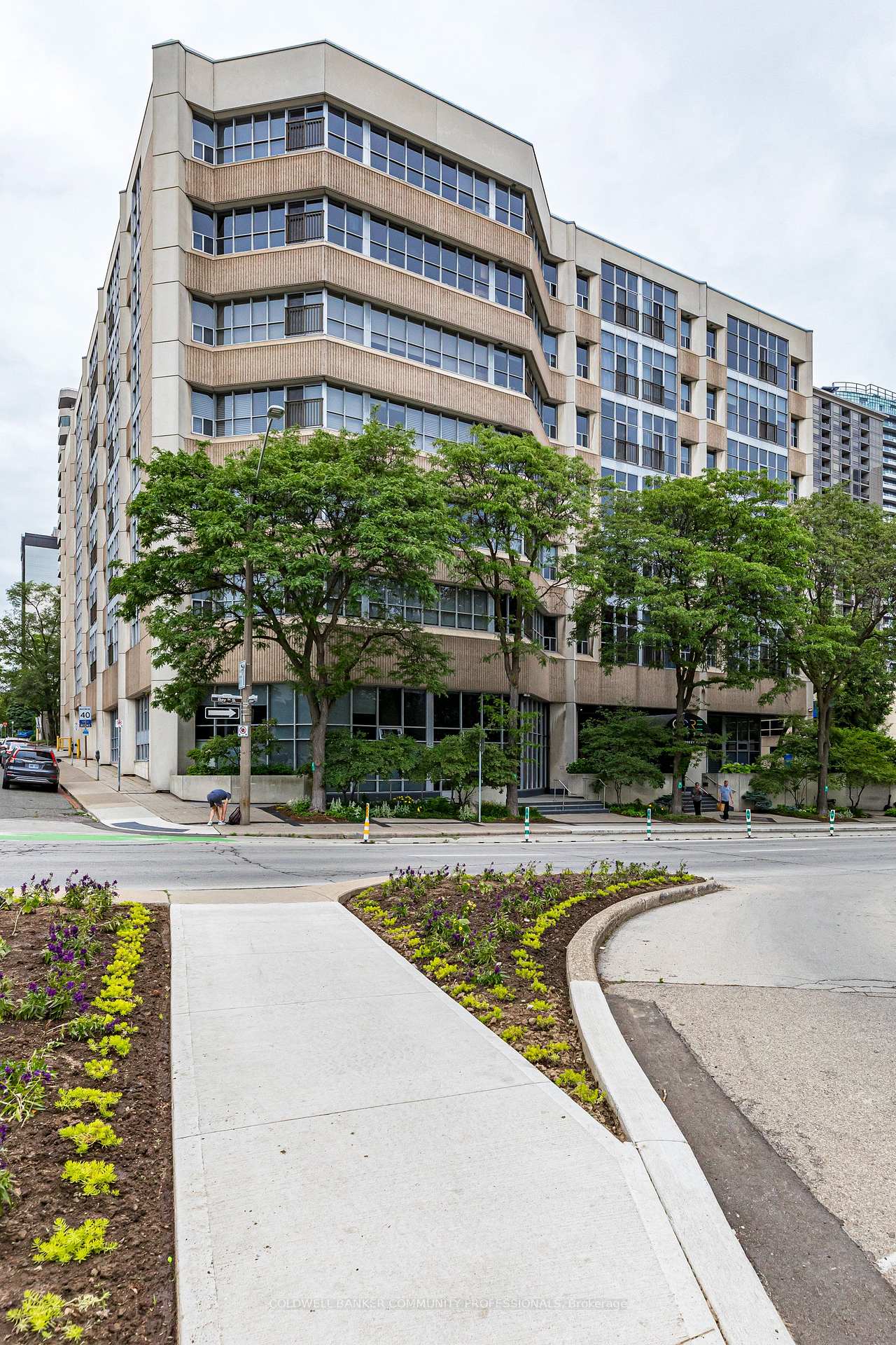 Photo 48 of Unit 410, 66 Bay Street S, Hamilton, Durand — HOMEH