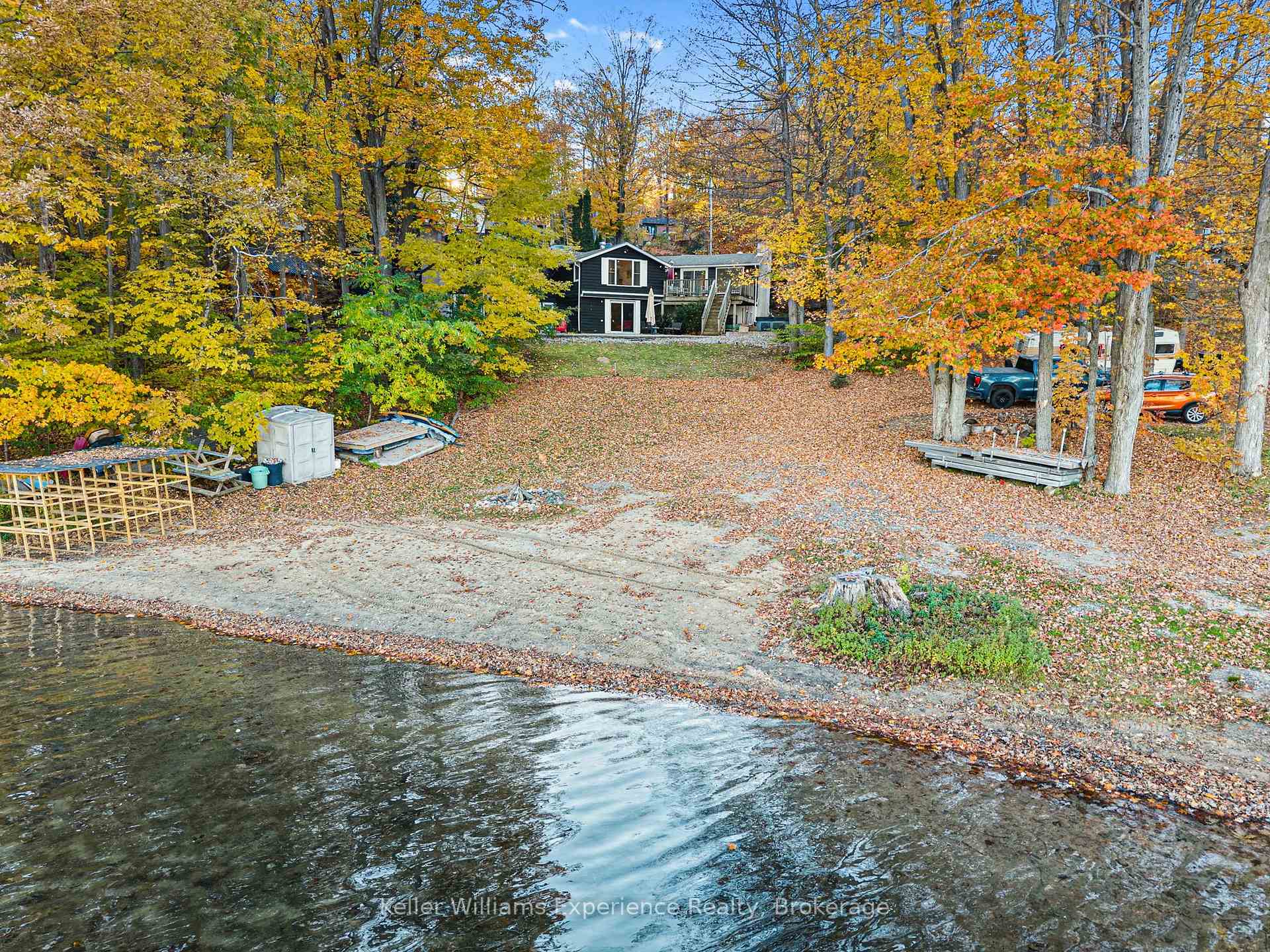 Photo 8 of 21 Lakeview Crescent, Tiny, Rural Tiny — HOMEH