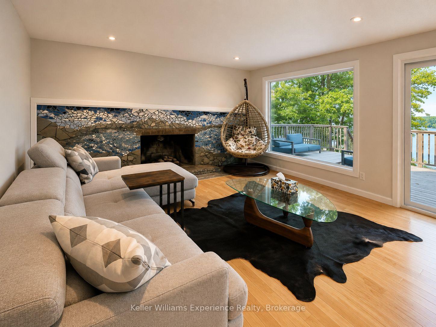 Photo 10 of 21 Lakeview Crescent, Tiny, Rural Tiny — HOMEH