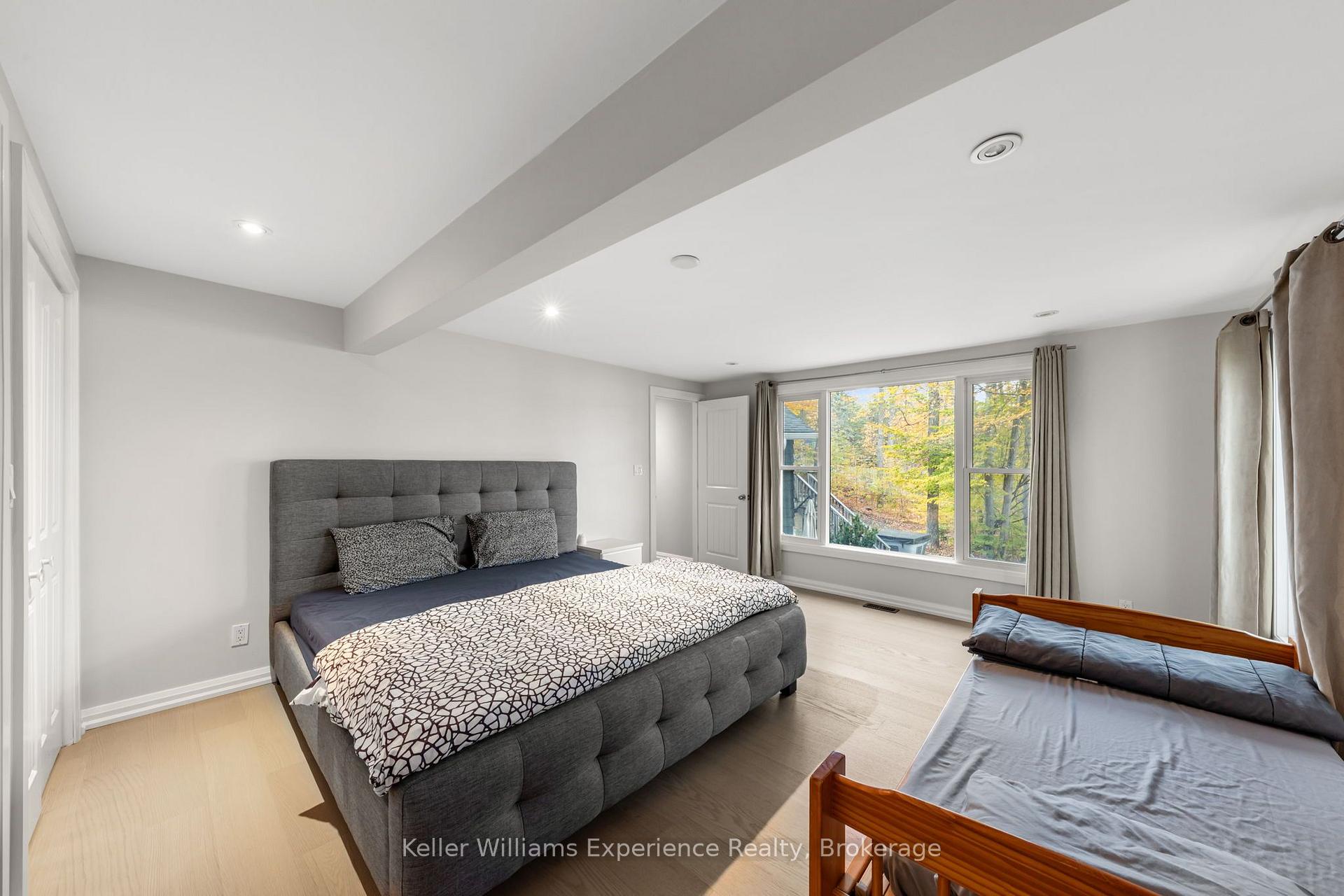 Photo 19 of 21 Lakeview Crescent, Tiny, Rural Tiny — HOMEH