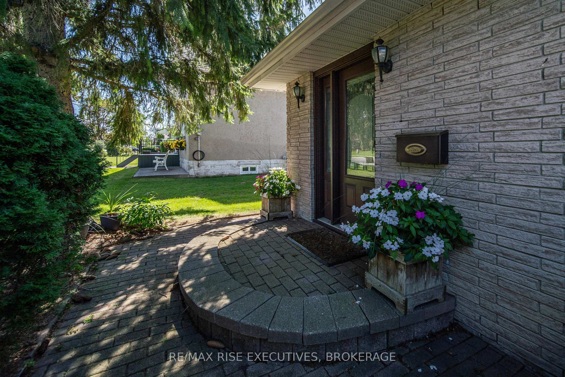 Photo 2 of 256 Palmer Road, Belleville, Belleville Ward — HOMEH