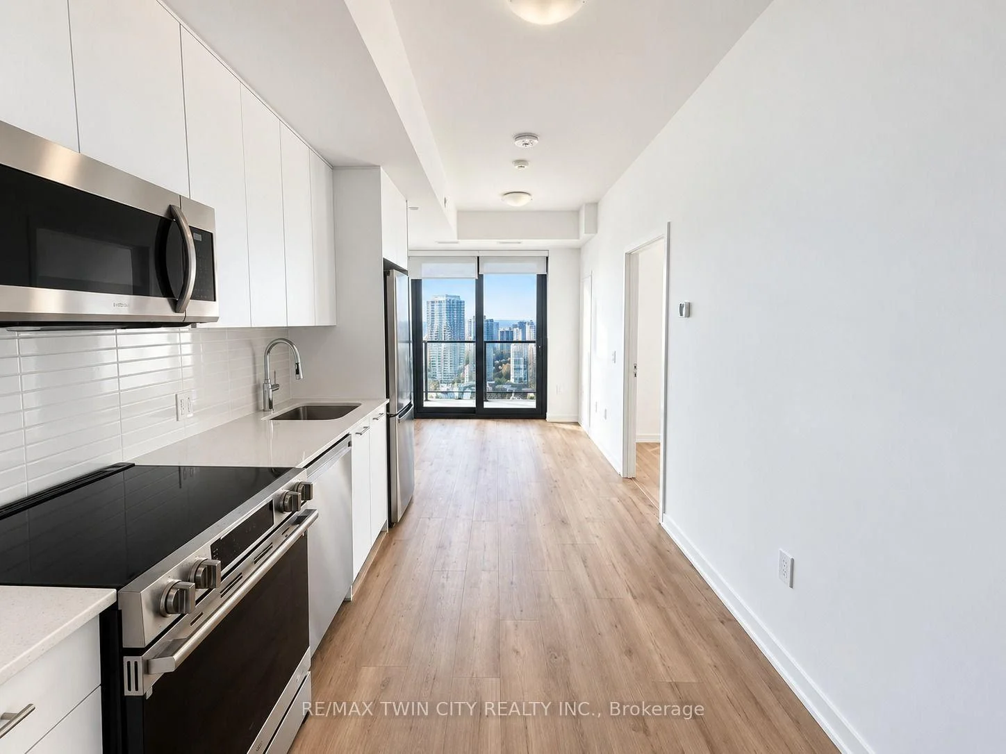 Photo 15 of Unit 3311, 30 Francis Street S, Kitchener, City Commercial Core — HOMEH