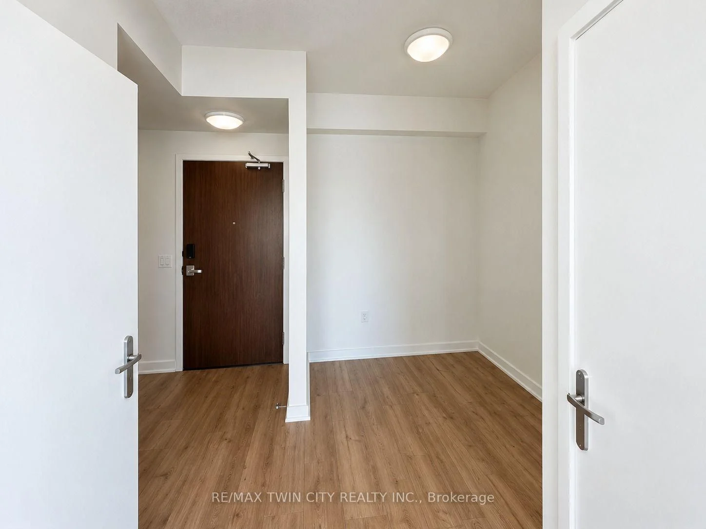 Photo 17 of Unit 3311, 30 Francis Street S, Kitchener, City Commercial Core — HOMEH