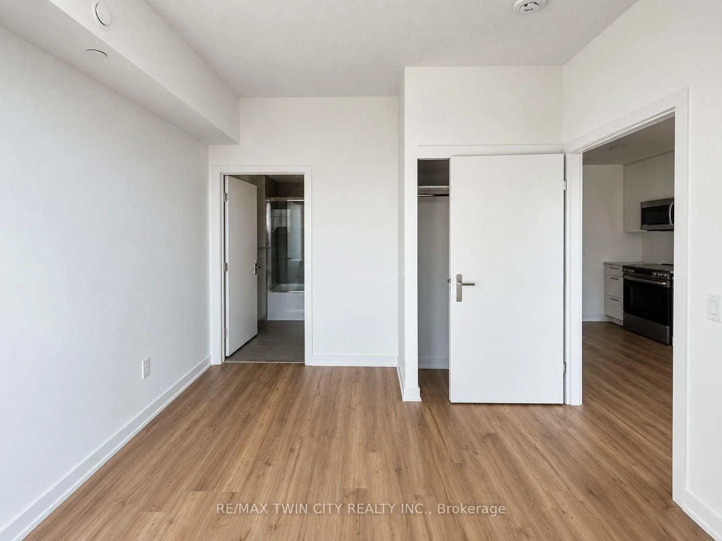 Photo 23 of Unit 3311, 30 Francis Street S, Kitchener, City Commercial Core — HOMEH
