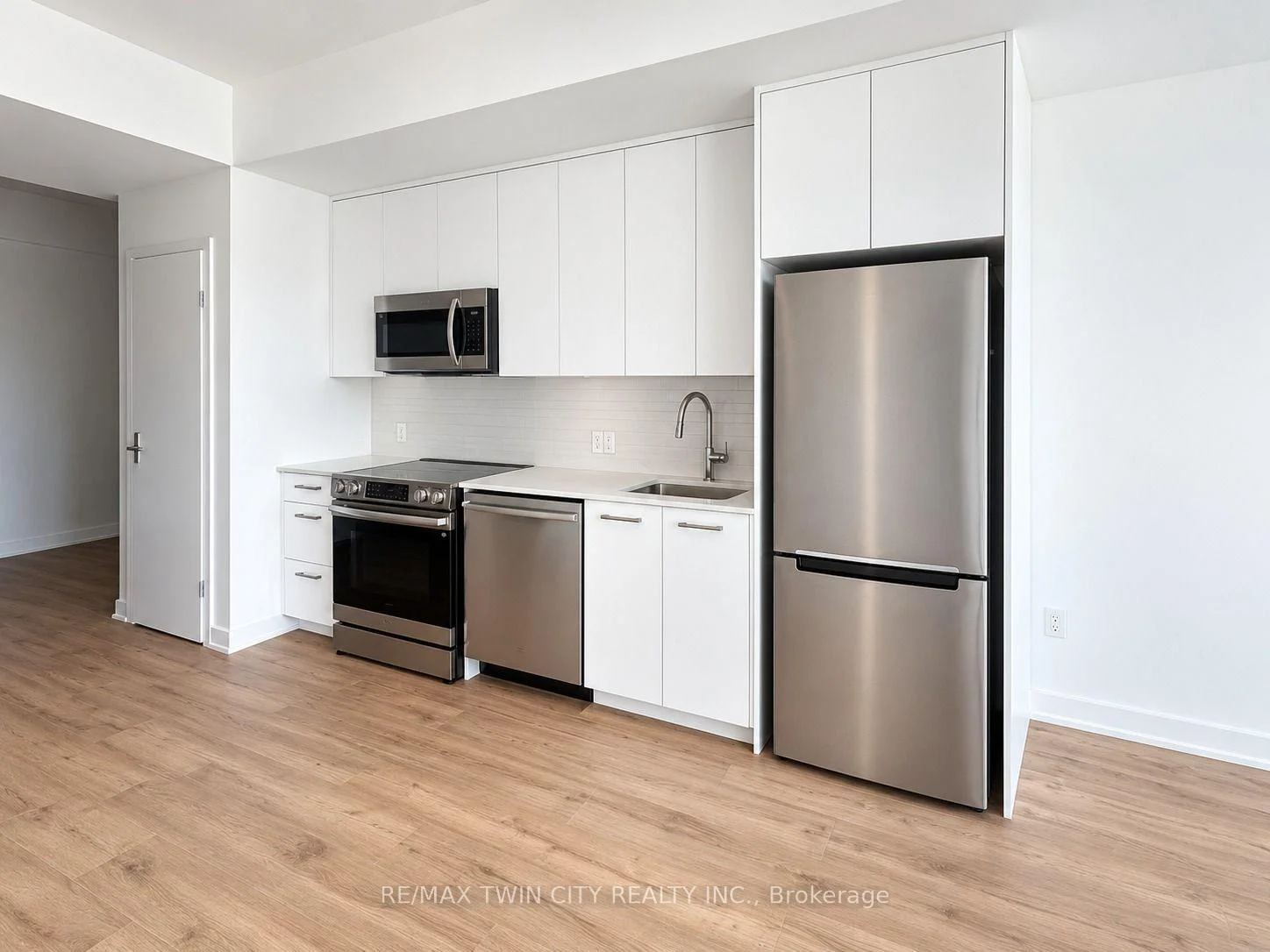 Photo 25 of Unit 3311, 30 Francis Street S, Kitchener, City Commercial Core — HOMEH