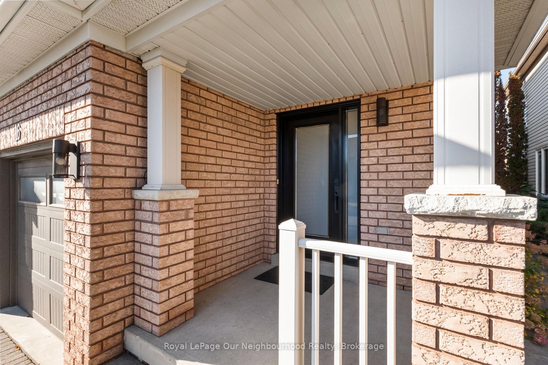 Photo 5 of 16 Bettina Place, Whitby, Rolling Acres — HOMEH