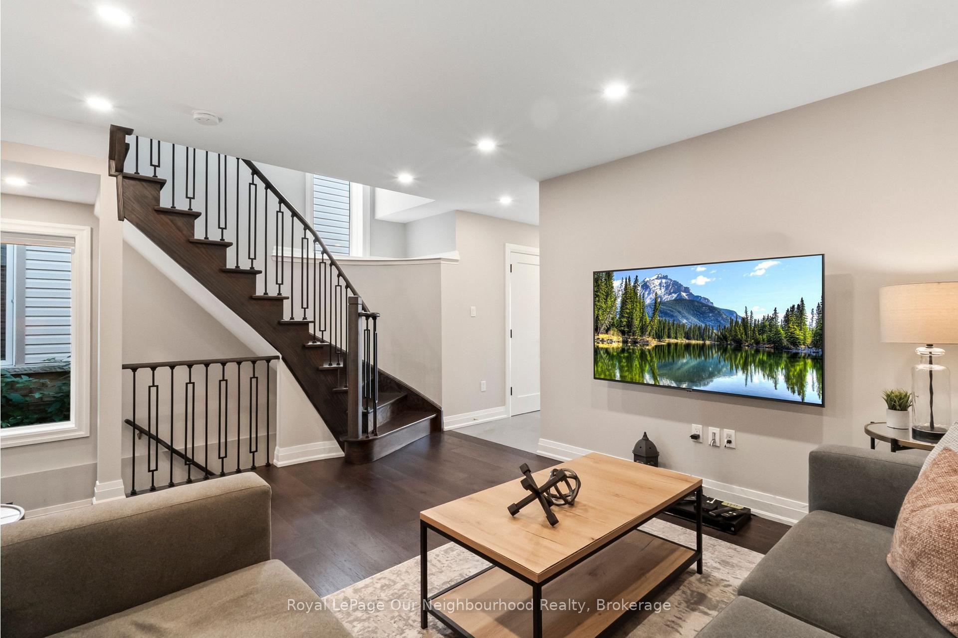 Photo 10 of 16 Bettina Place, Whitby, Rolling Acres — HOMEH