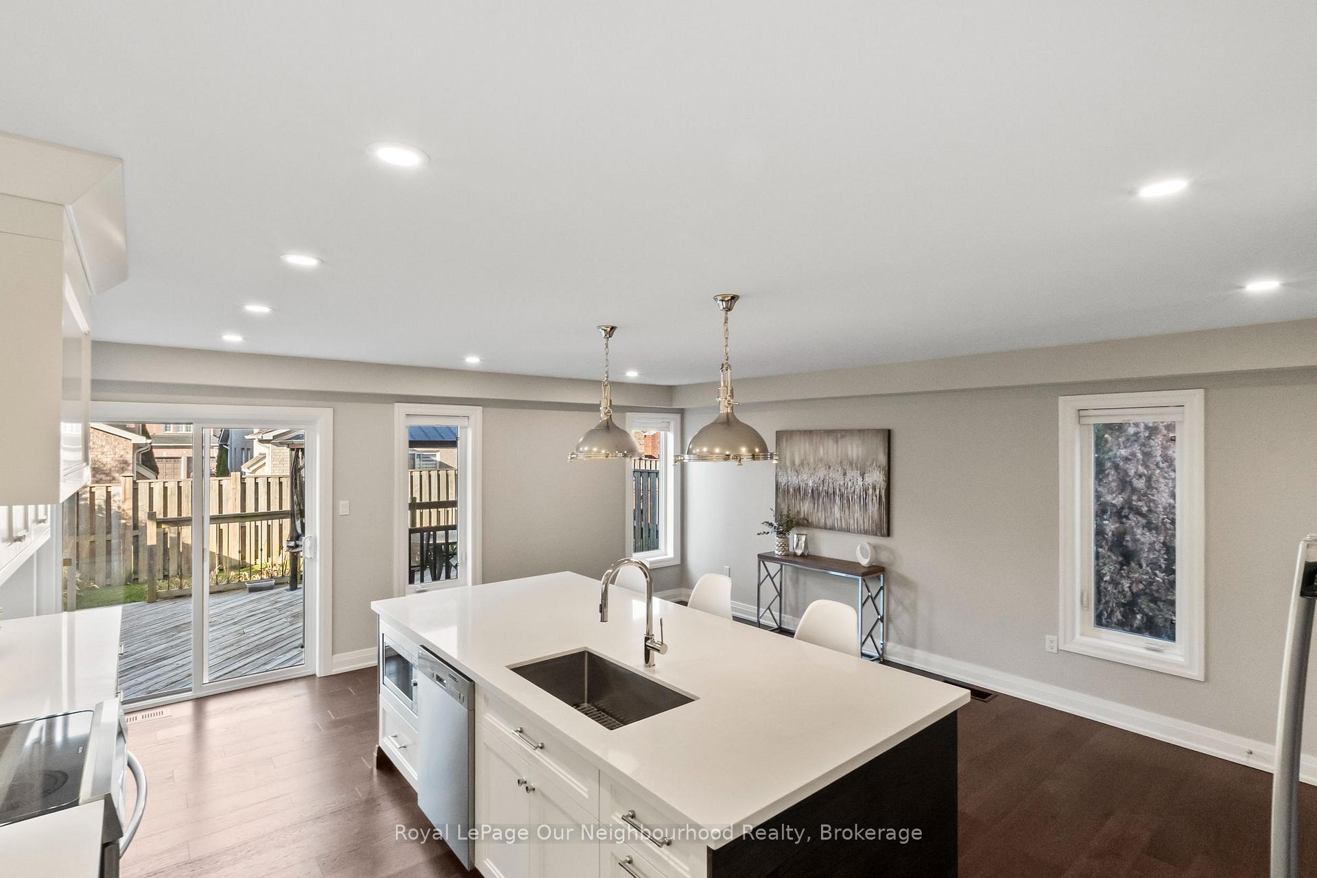 Photo 14 of 16 Bettina Place, Whitby, Rolling Acres — HOMEH