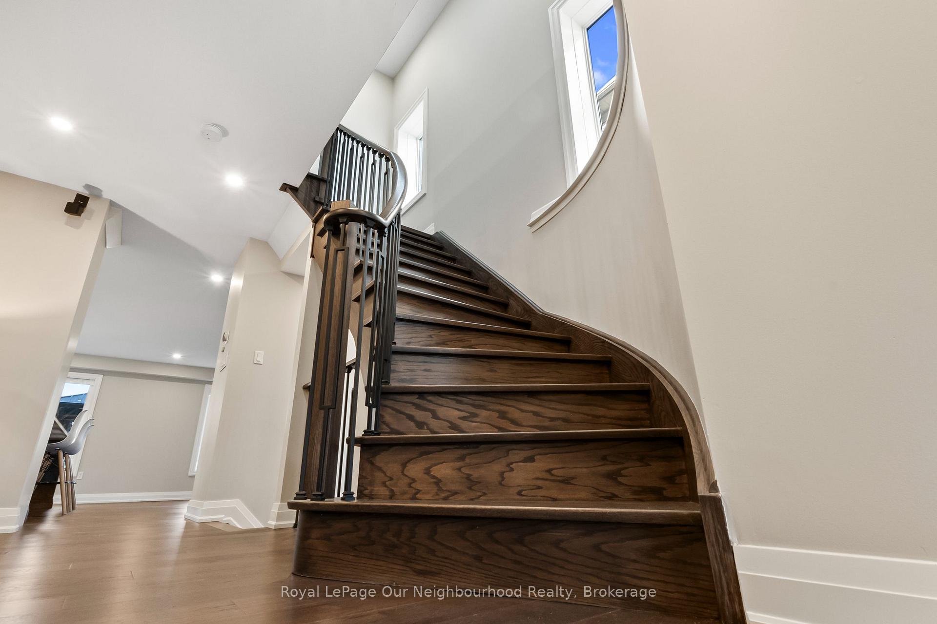 Photo 17 of 16 Bettina Place, Whitby, Rolling Acres — HOMEH