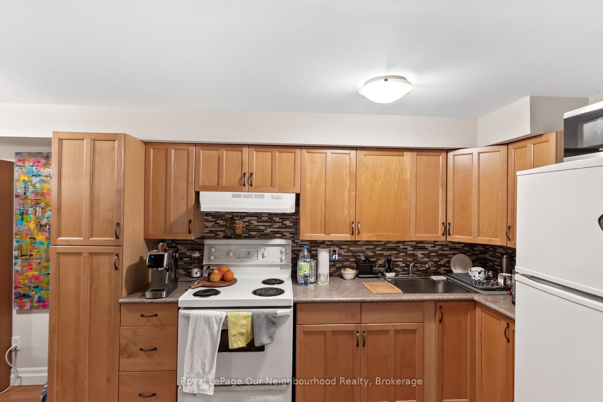 Photo 40 of 16 Bettina Place, Whitby, Rolling Acres — HOMEH