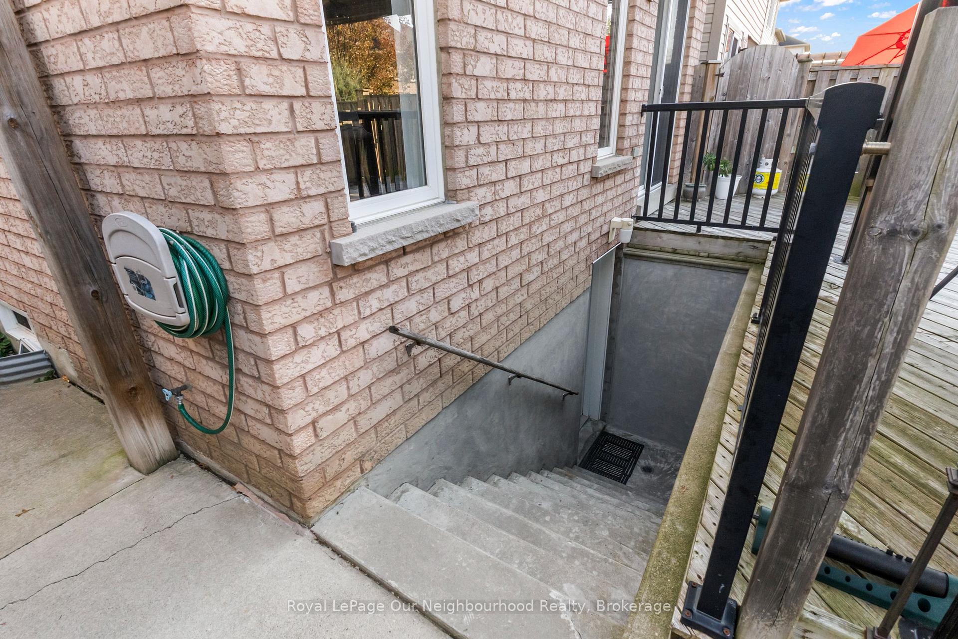 Photo 45 of 16 Bettina Place, Whitby, Rolling Acres — HOMEH